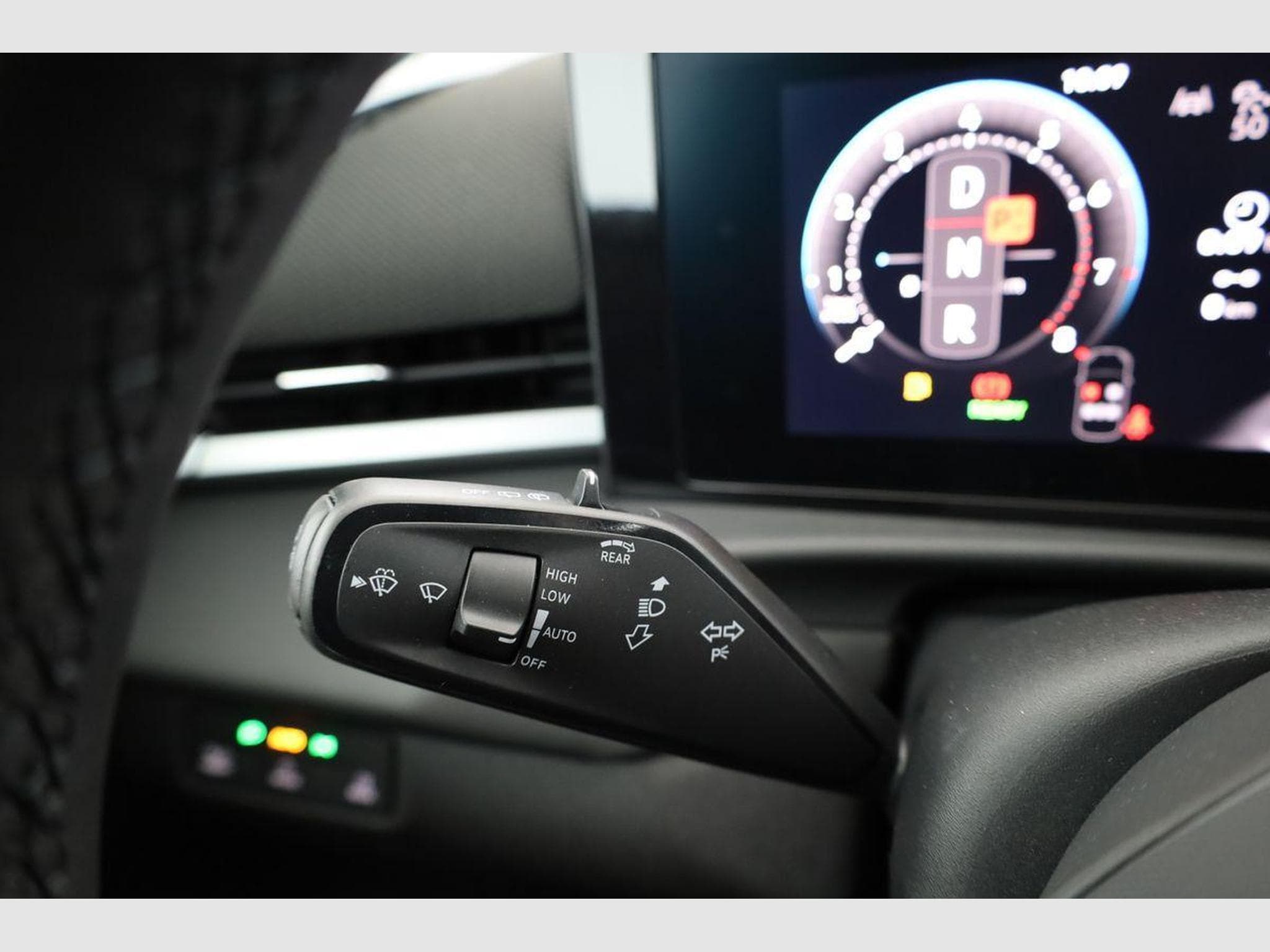 VW T-Roc 1.5 eTSI 110 kW R-Line (2026) - Photo 9