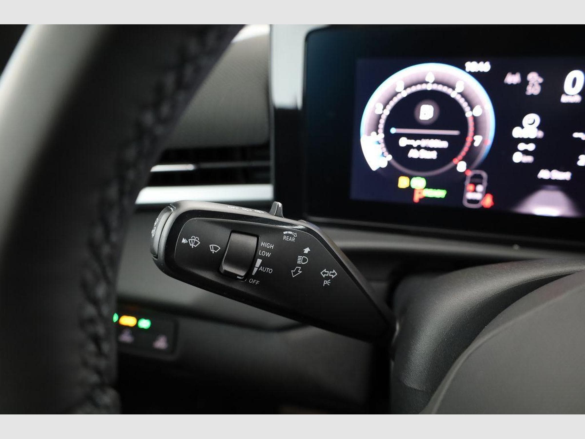 VW T-Roc 1.5 eTSI 110 kW R-Line (2026) - Photo 9
