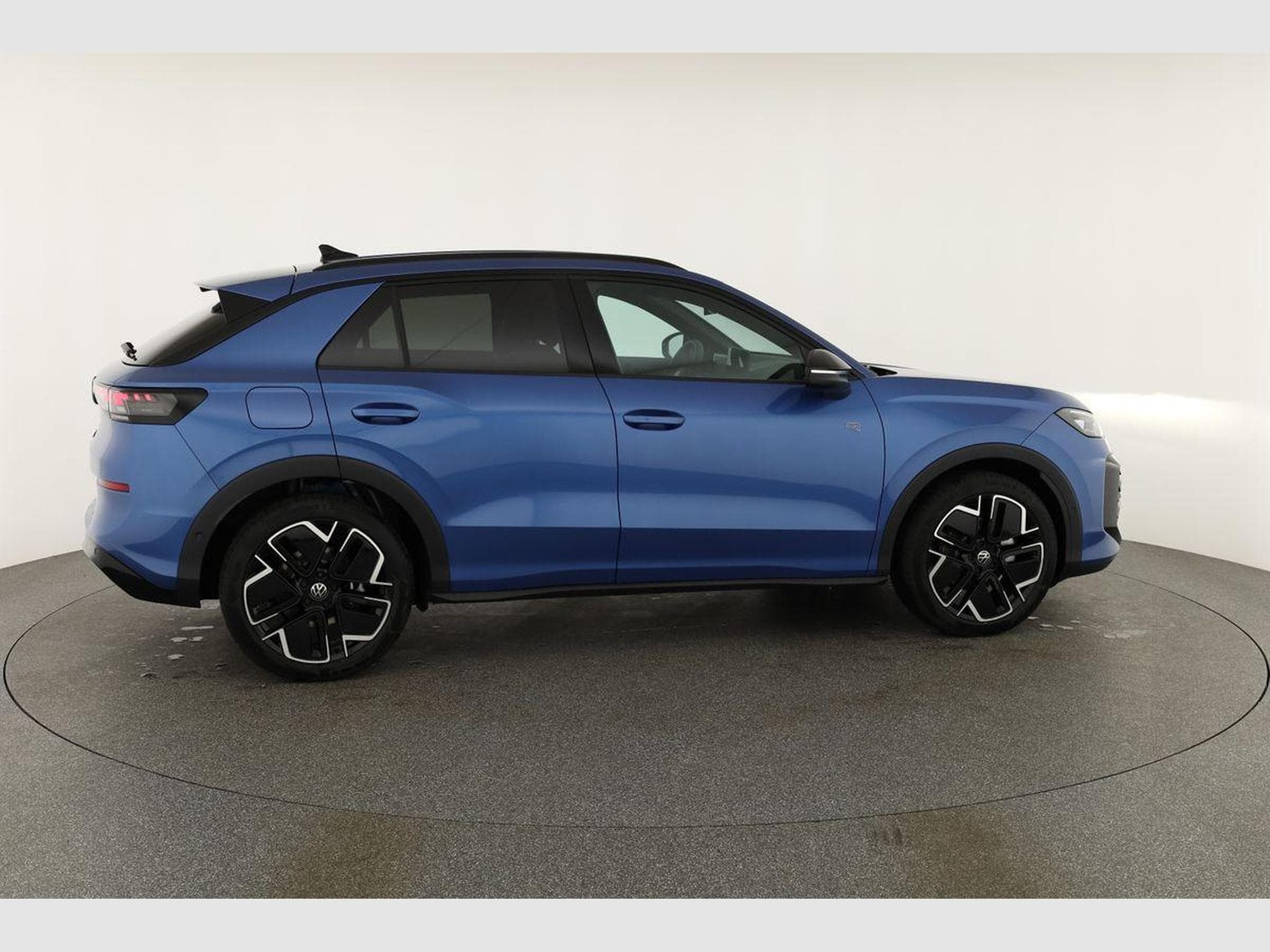 VW T-Roc 1.5 eTSI 110 kW R-Line (2026) - Photo 22