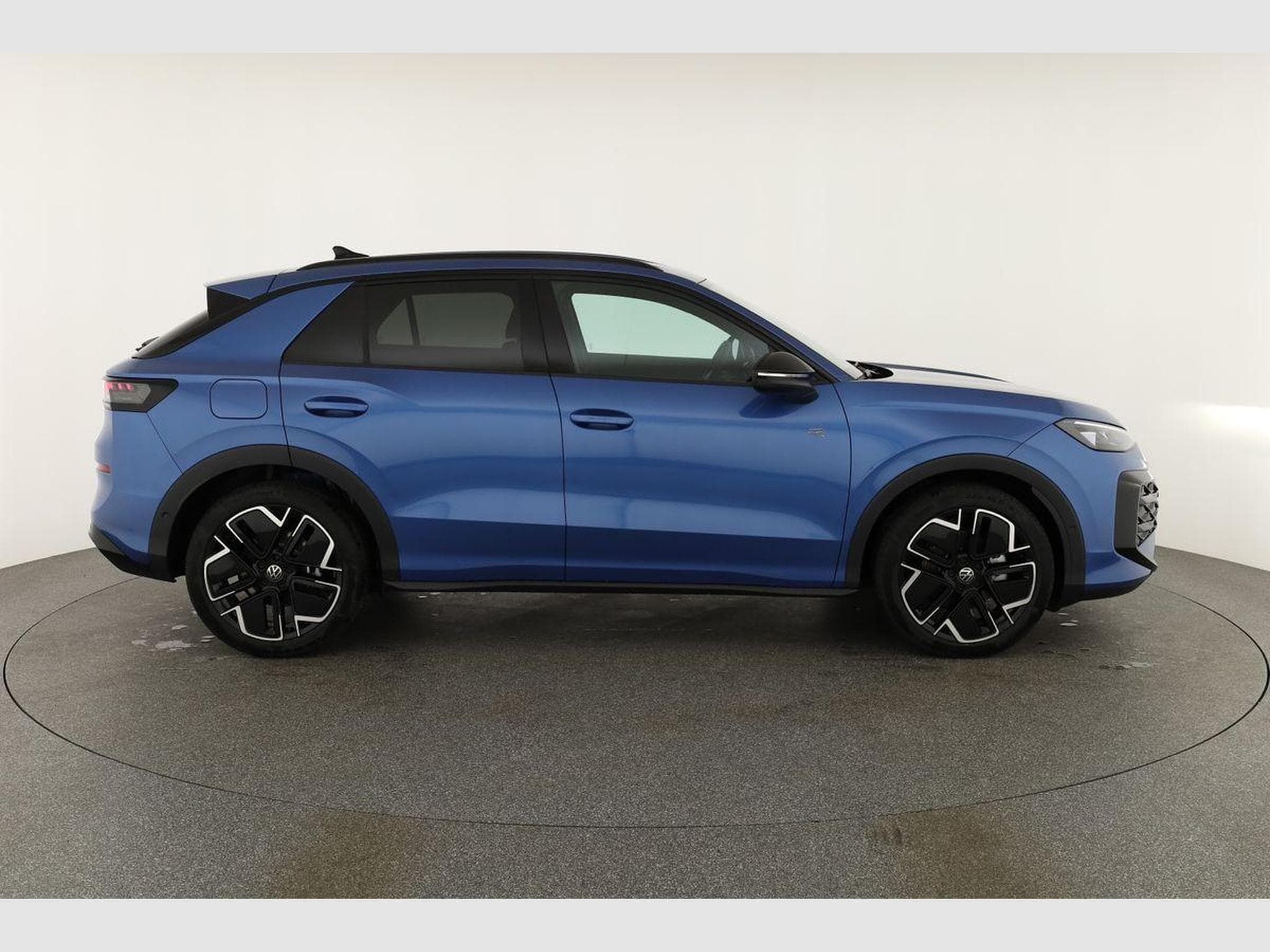 VW T-Roc 1.5 eTSI 110 kW R-Line (2026) - Photo 23