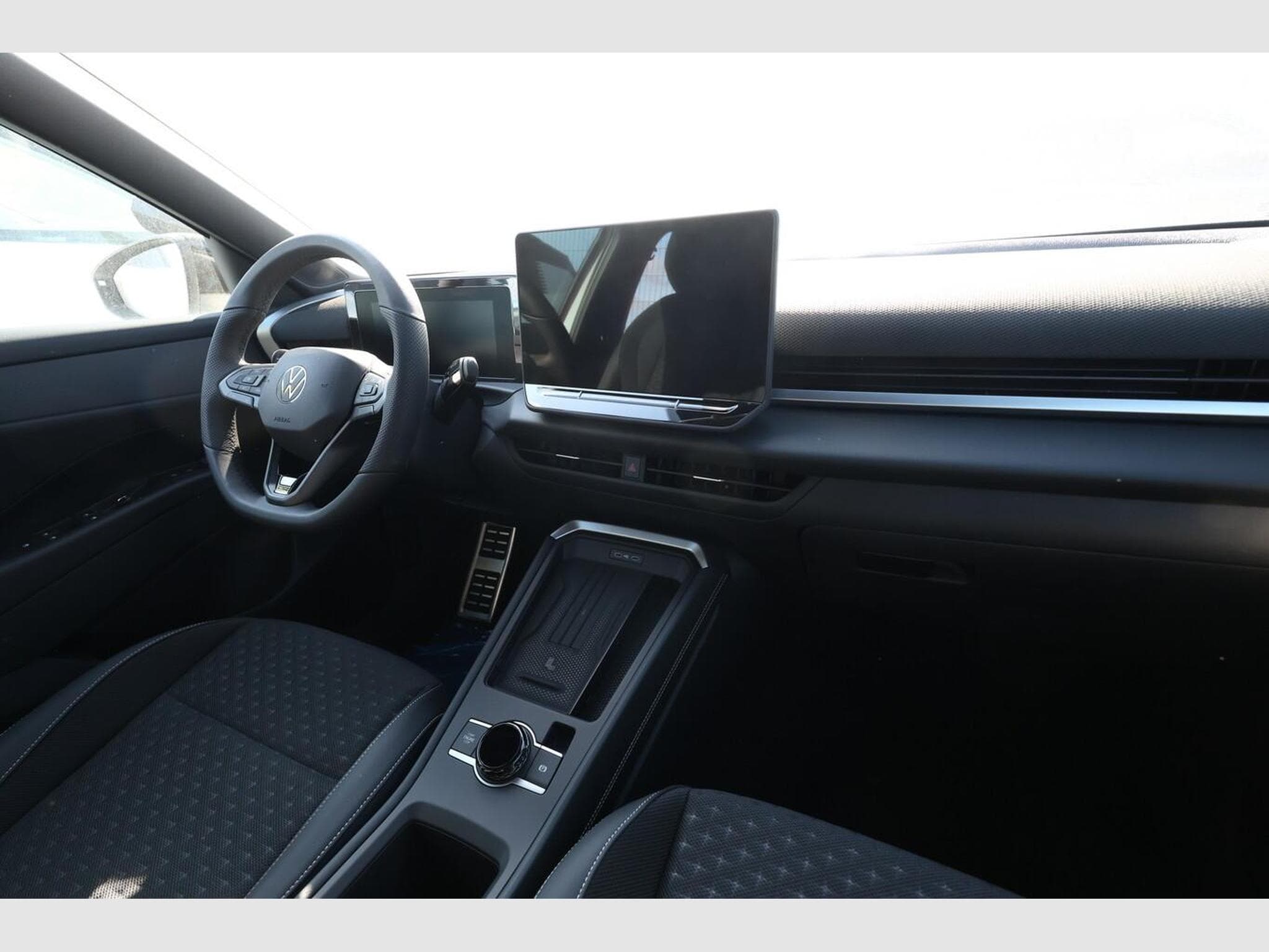 VW T-Roc R-Line (2026) - Photo 9