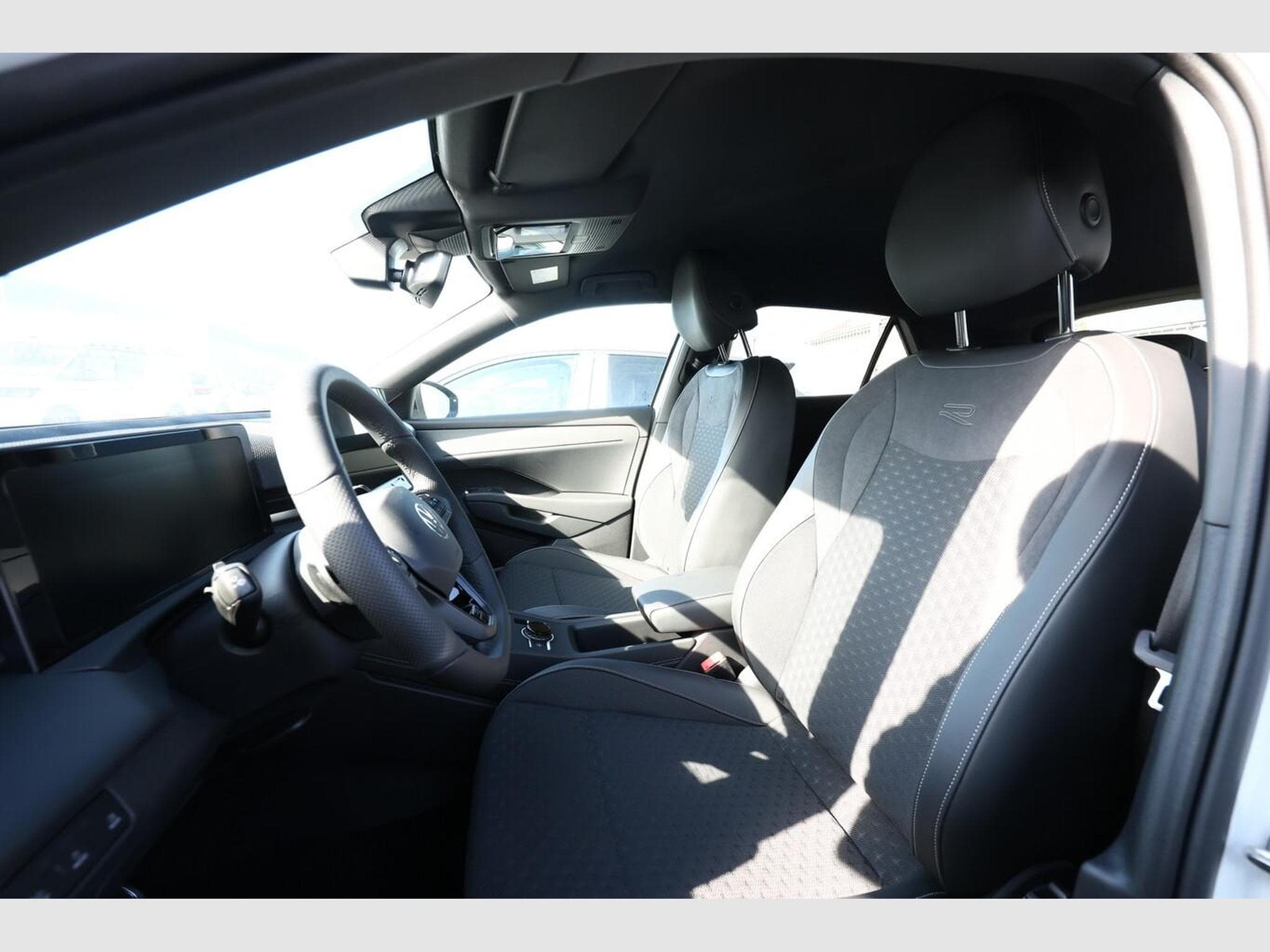VW T-Roc R-Line (2026) - Photo 6
