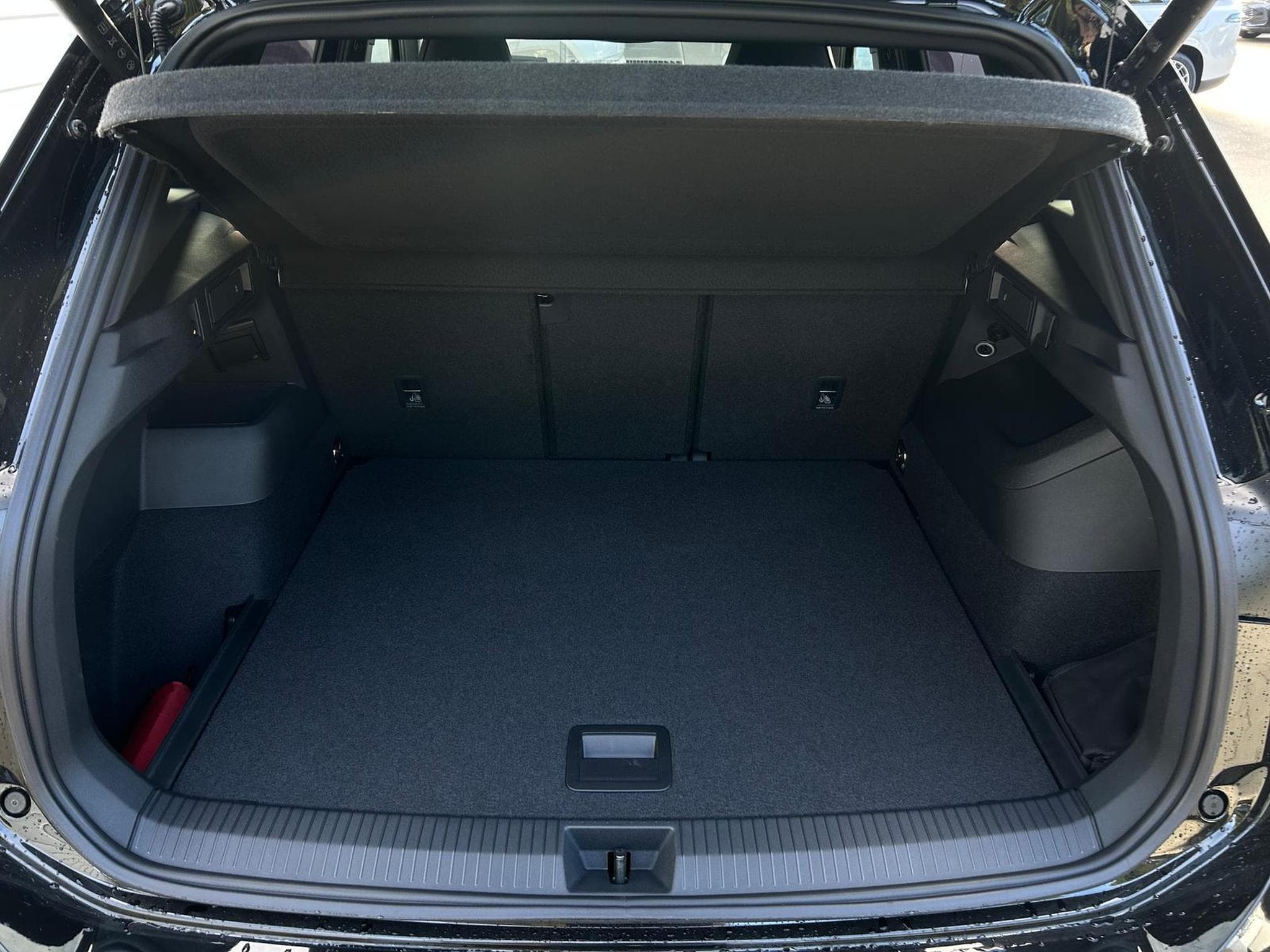 VW Tiguan R-Line (2026) - Photo 16