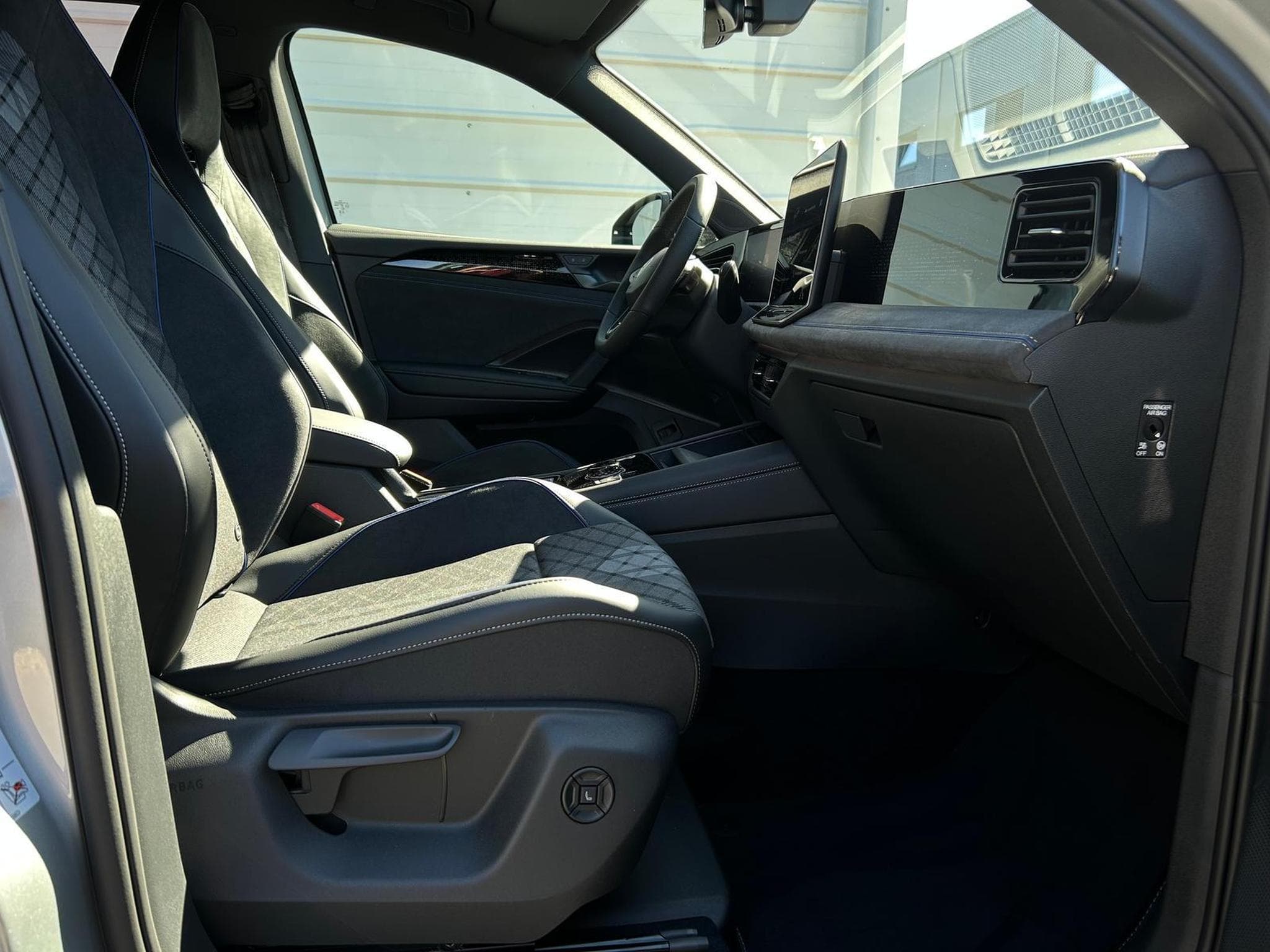 VW Tiguan R-Line (2026) - Photo 11