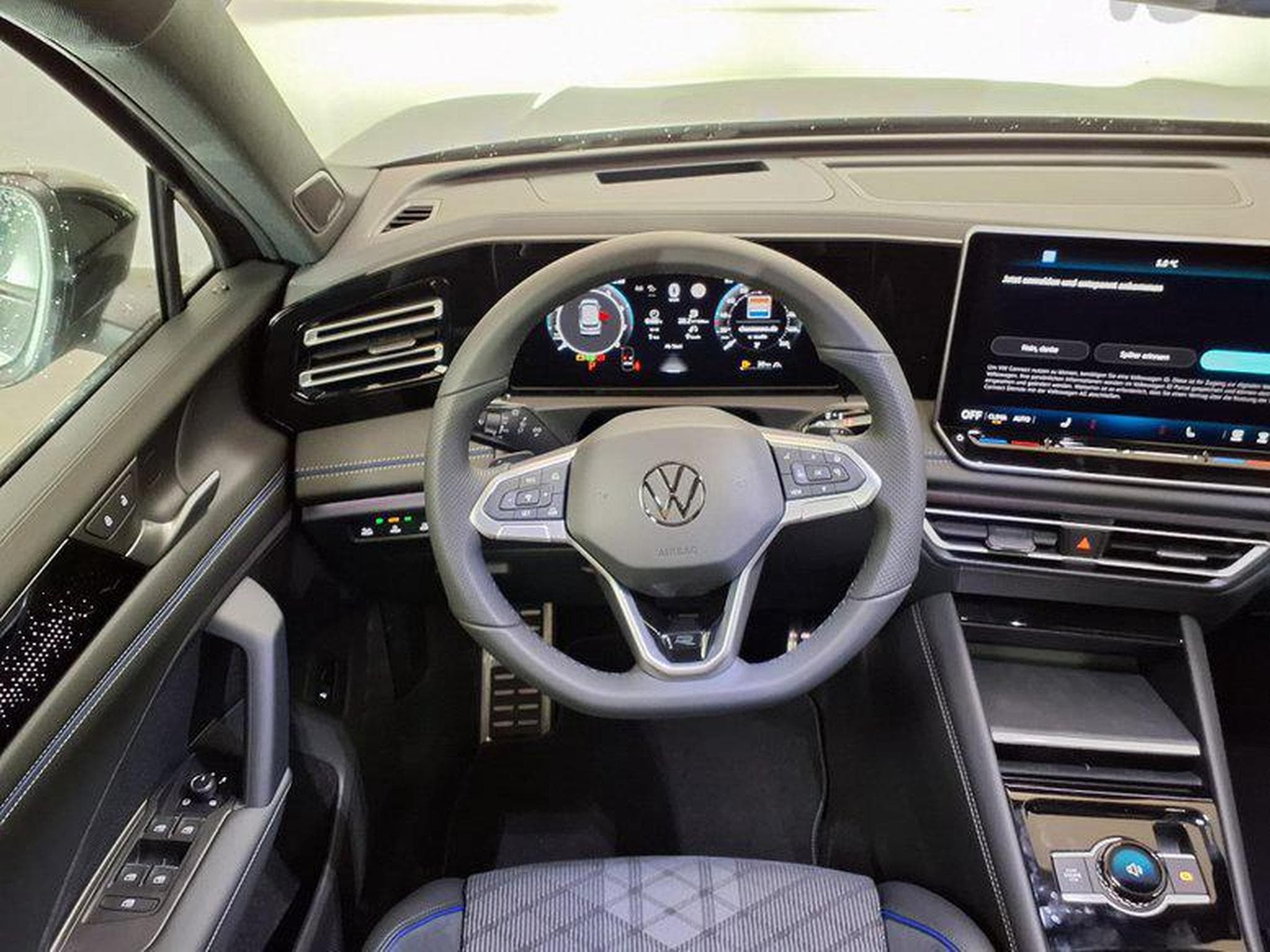 VW Tiguan R-Line 2.0 TSI 7-Gang-DSG 4MOTION (2026) - Photo 12