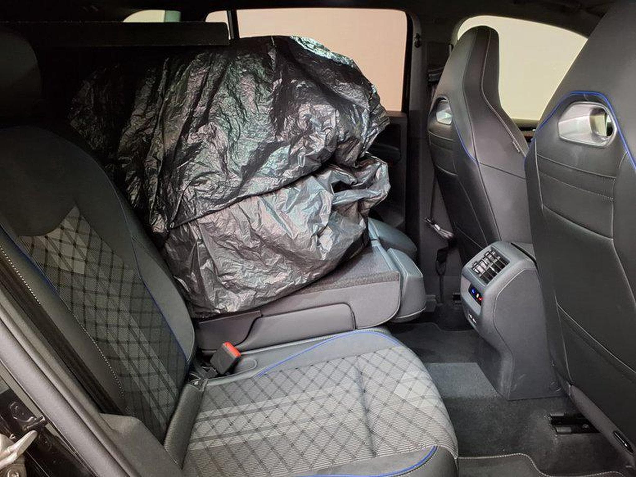 VW Tiguan R-Line 2.0 TDI 7-Gang-DSG 4MOTION (2025) - Foto 10