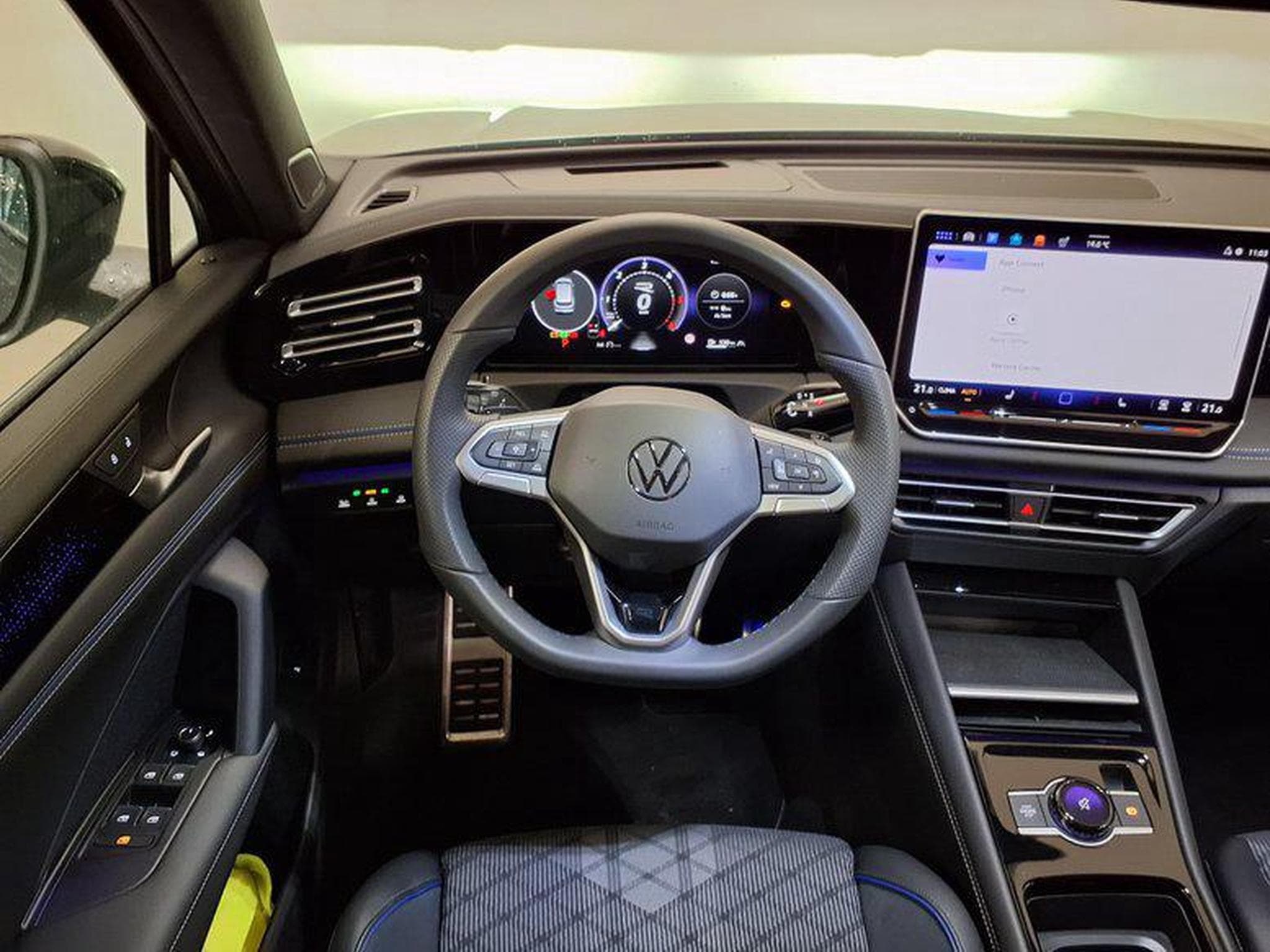 VW Tiguan R-Line 2.0 TDI 7-Gang-DSG 4MOTION (2025) - Foto 12