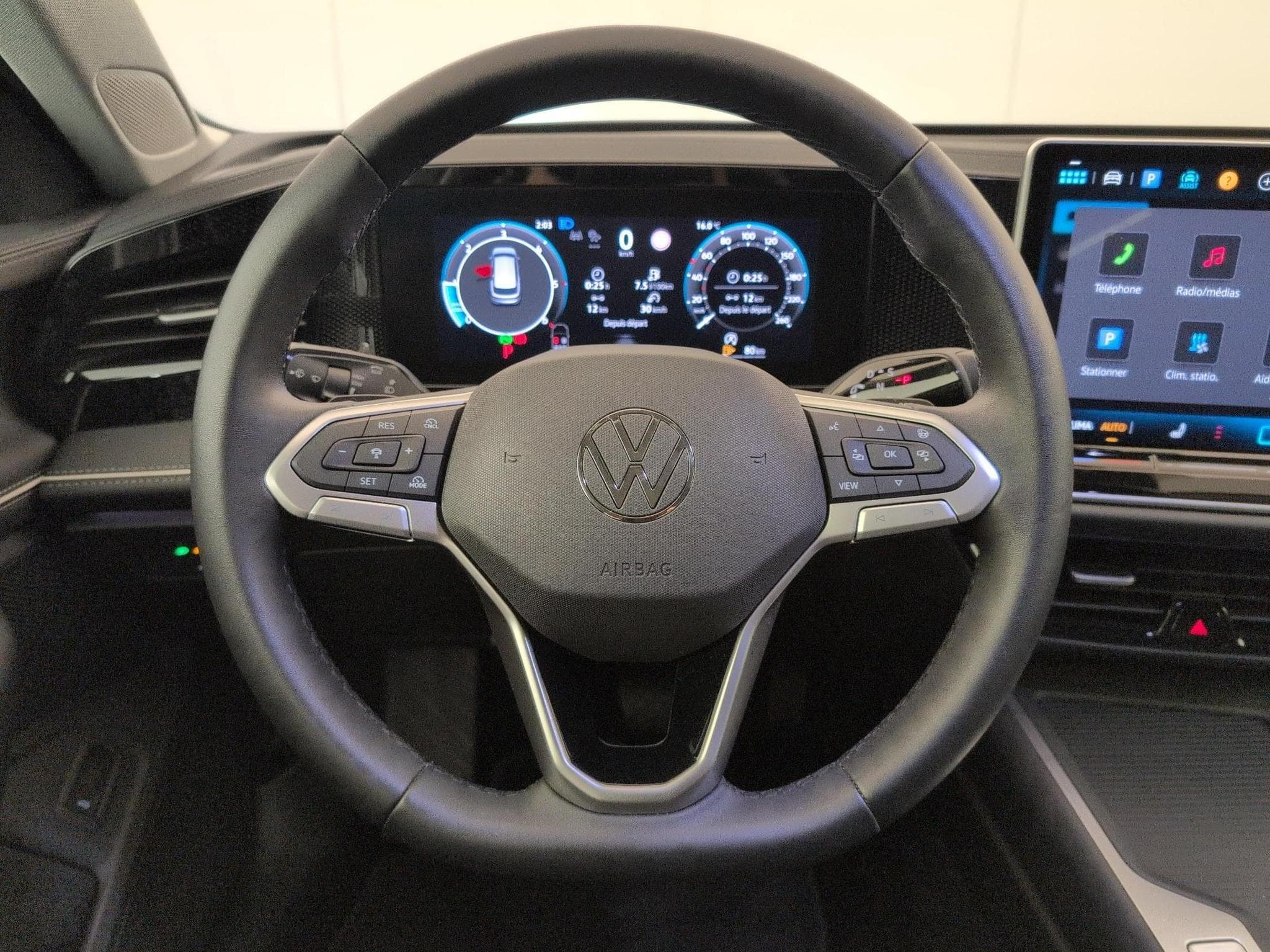 VW Passat Life Plus (2026) - Foto 16