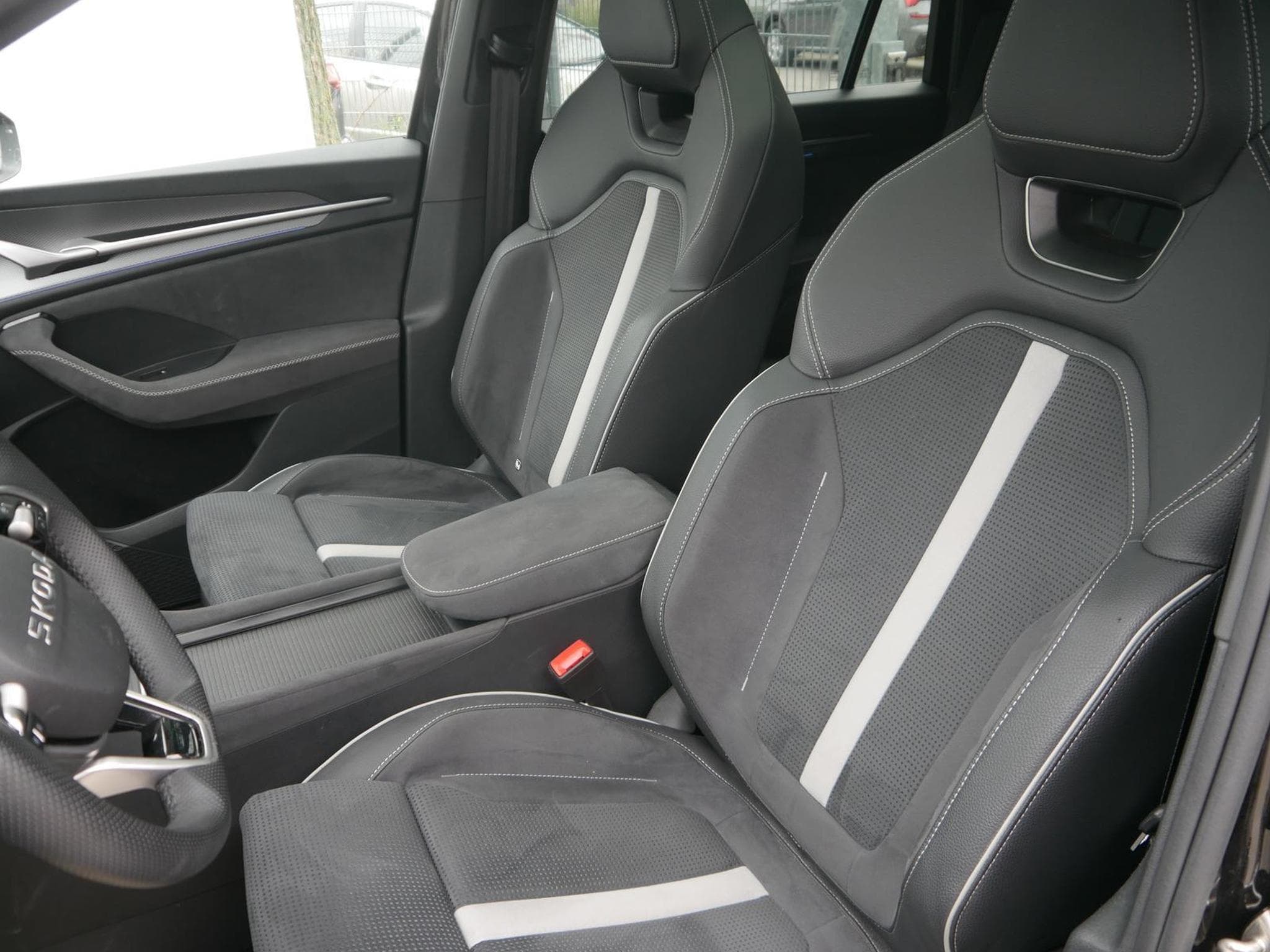 Skoda Kodiaq Sportline (2025) - Photo 9