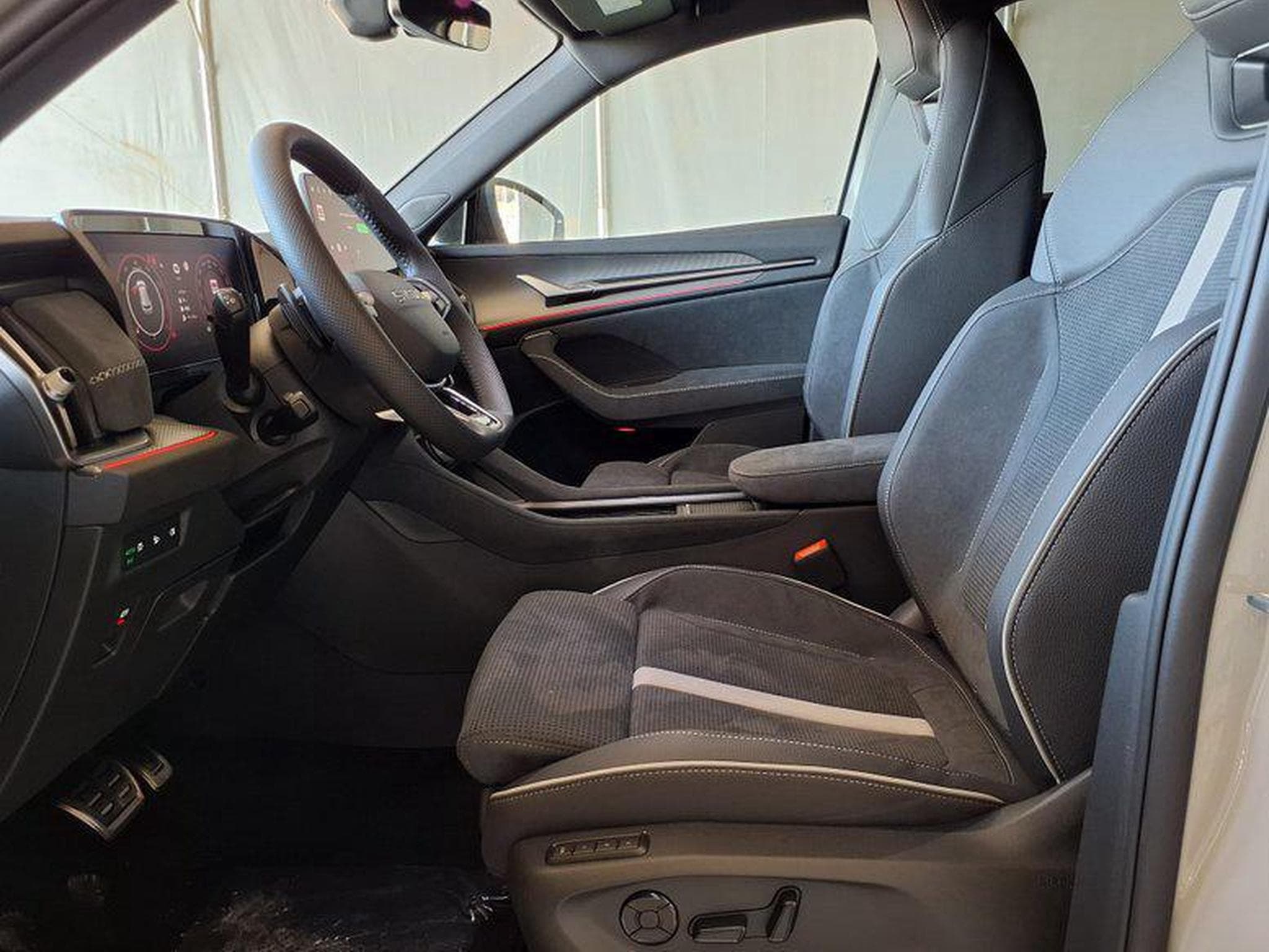 Skoda Kodiaq Sportline 1.5 TSI 7-Gang-DSG (2026) - Photo 5