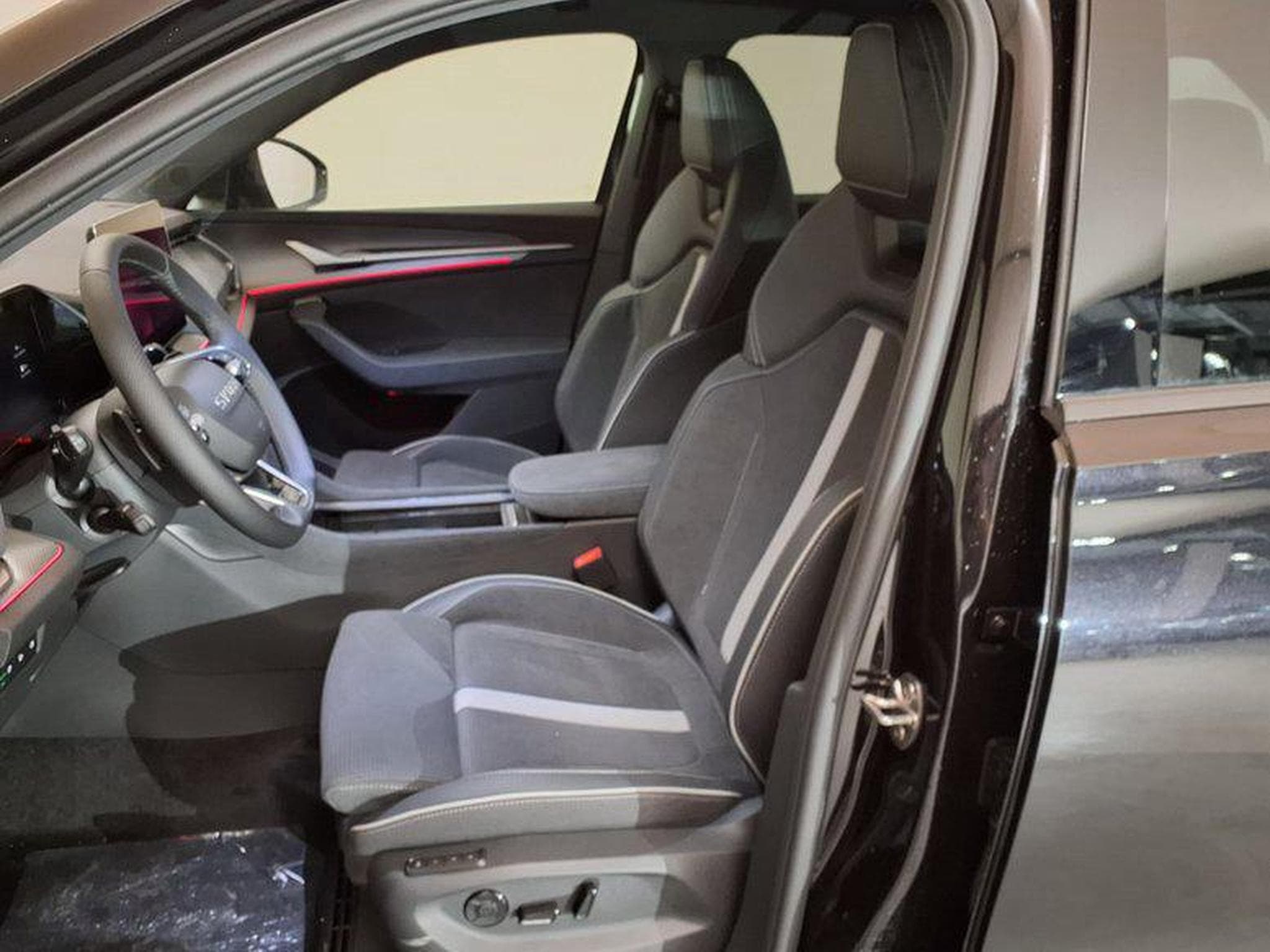 Skoda Kodiaq Sportline 1.5 TSI 7-Gang-DSG (2026) - Photo 9