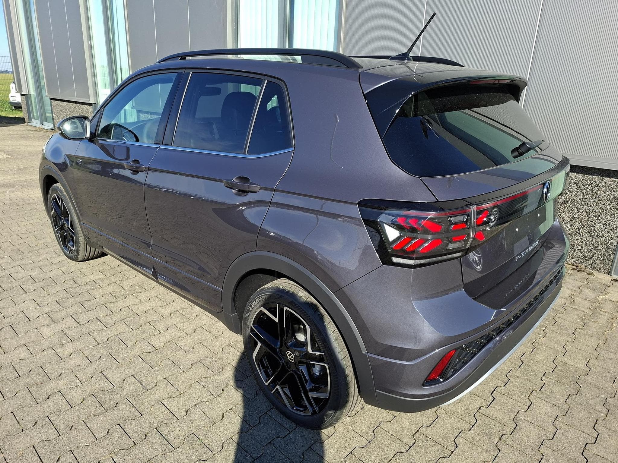 VW T-Cross R-Line Limited (2026) - Photo 4