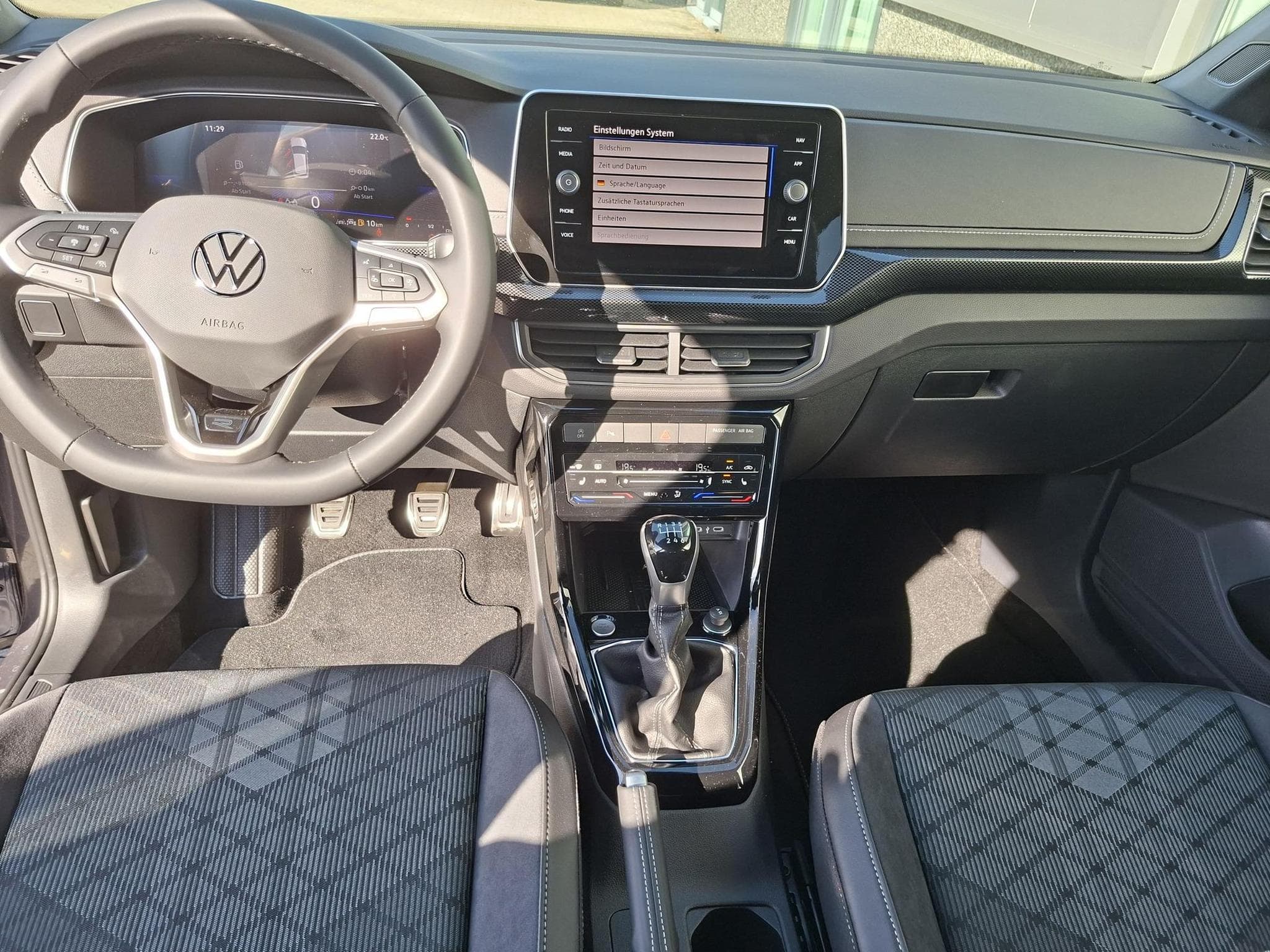 VW T-Cross R-Line Limited (2026) - Photo 12