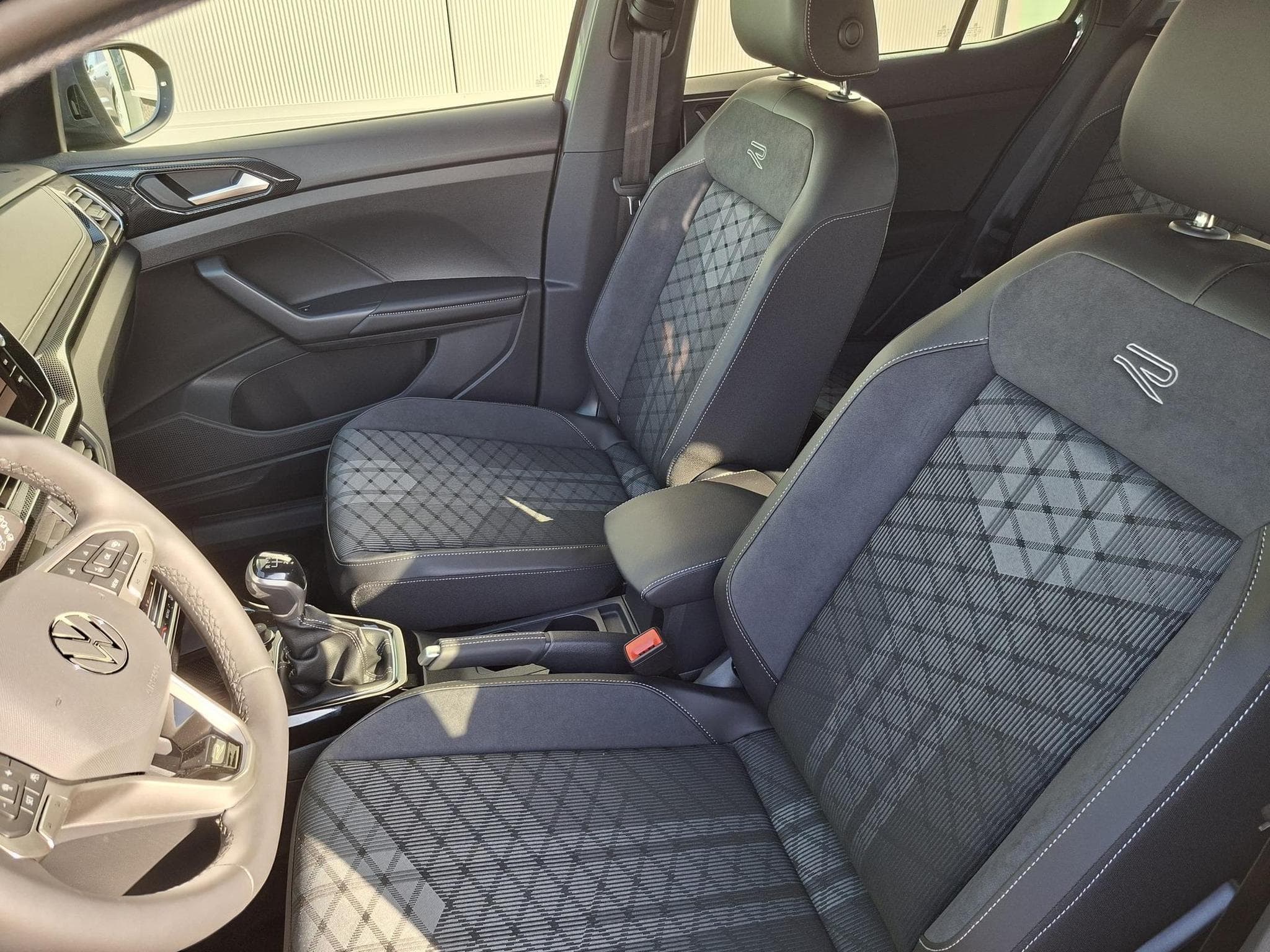 VW T-Cross R-Line Limited (2026) - Photo 7
