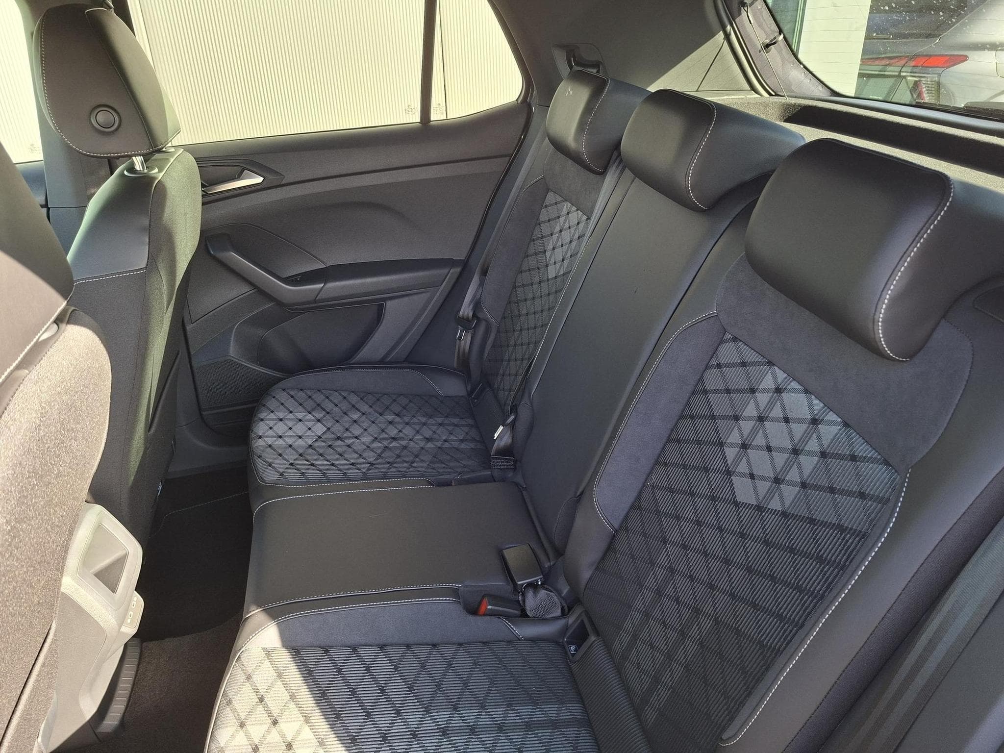 VW T-Cross R-Line Limited (2026) - Photo 11