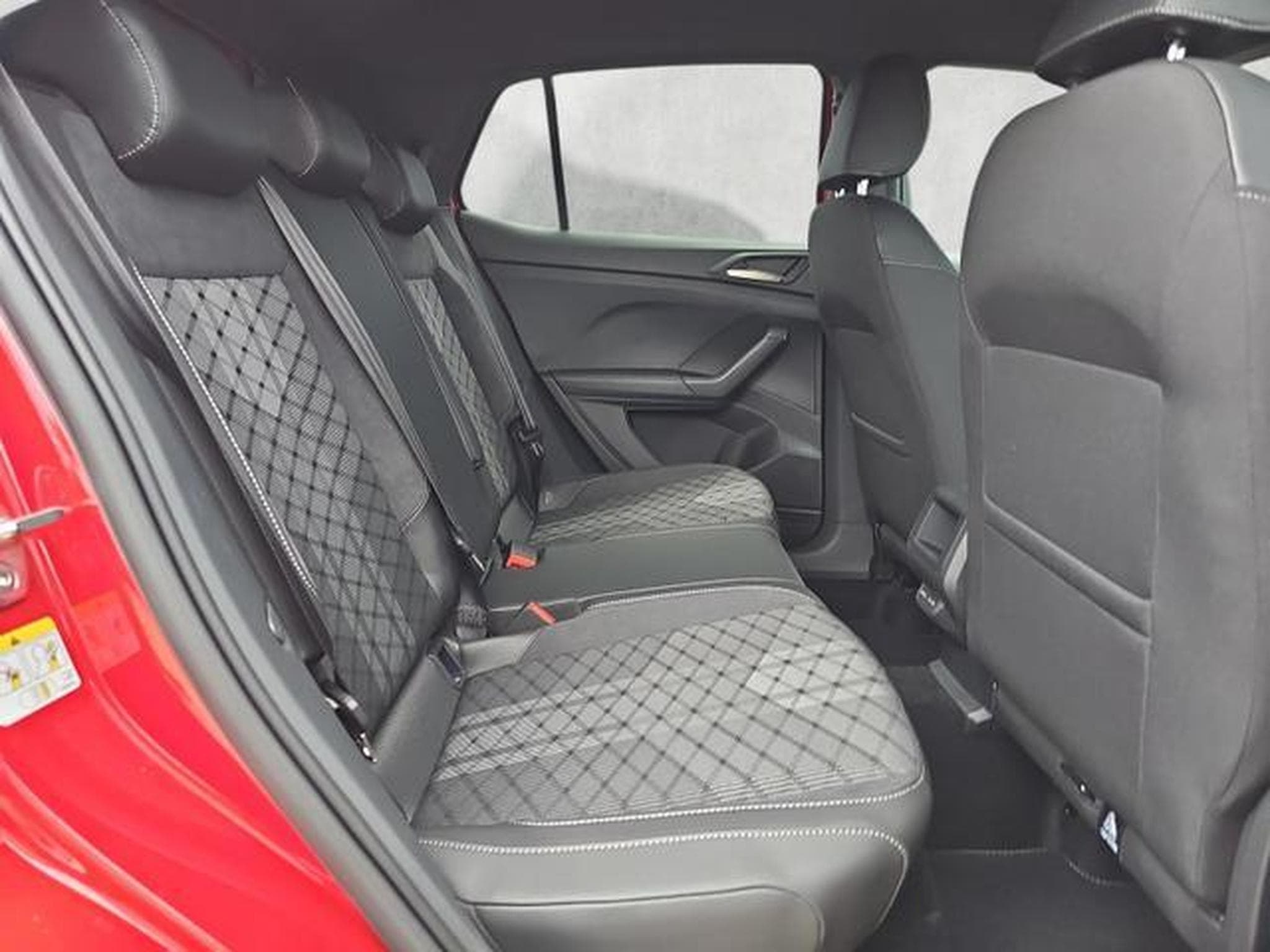 VW T-Cross 1.0 TSI 85 kW R-Line (2026) - Photo 13