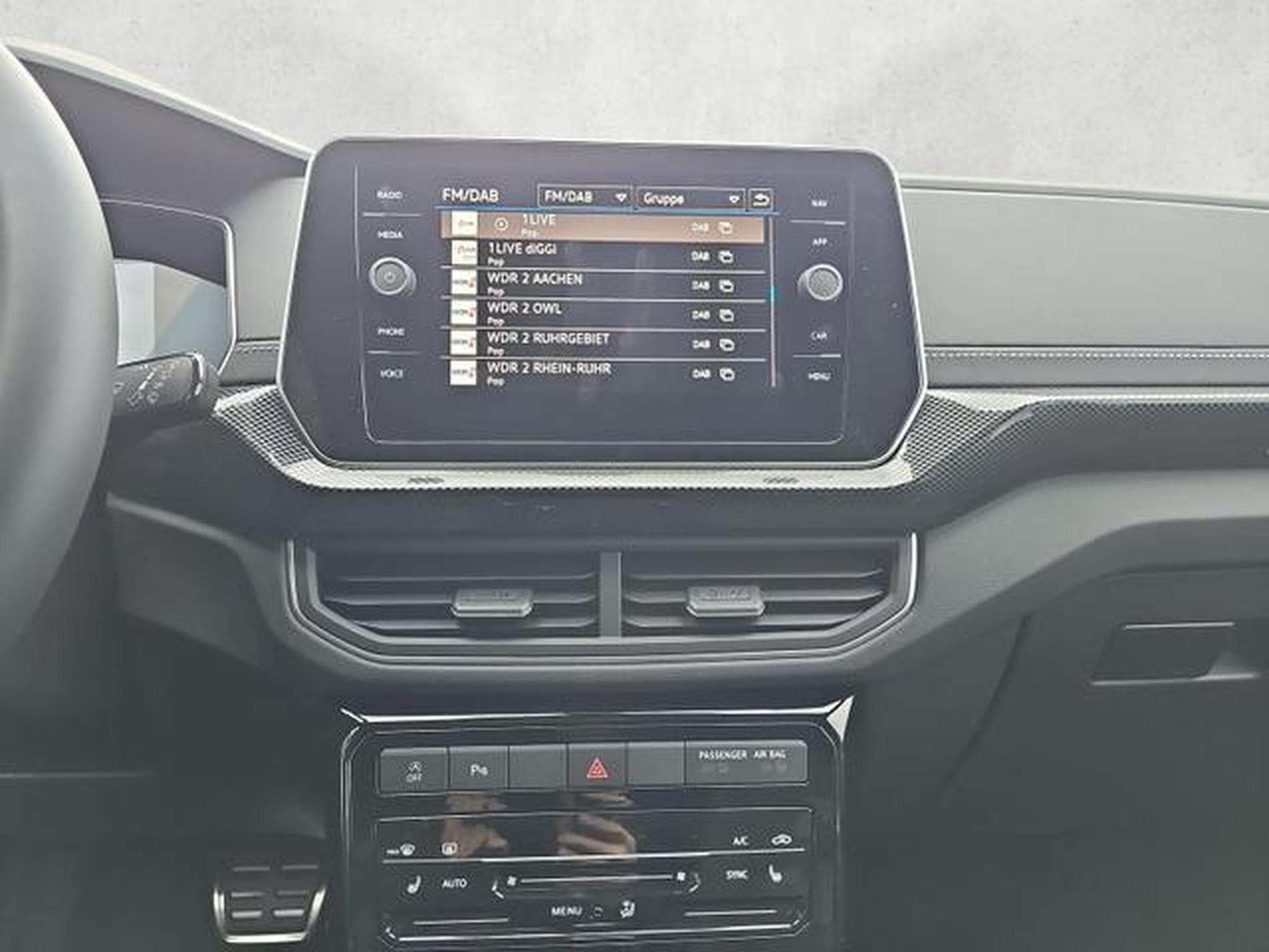 VW T-Cross 1.0 TSI 85 kW R-Line (2026) - Photo 12