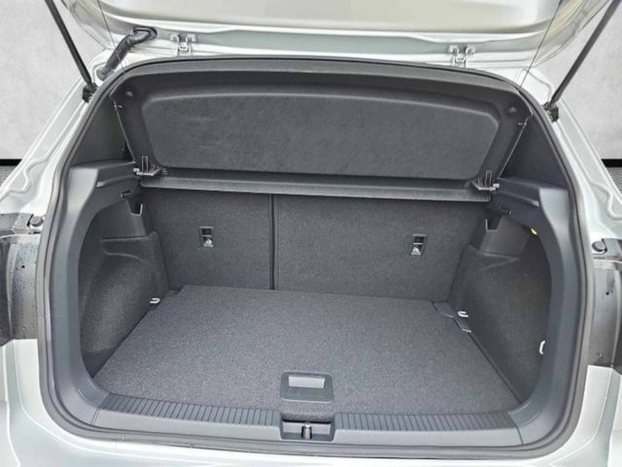 VW T-Cross 1.0 TSI 85 kW R-Line (2026) - Photo 14