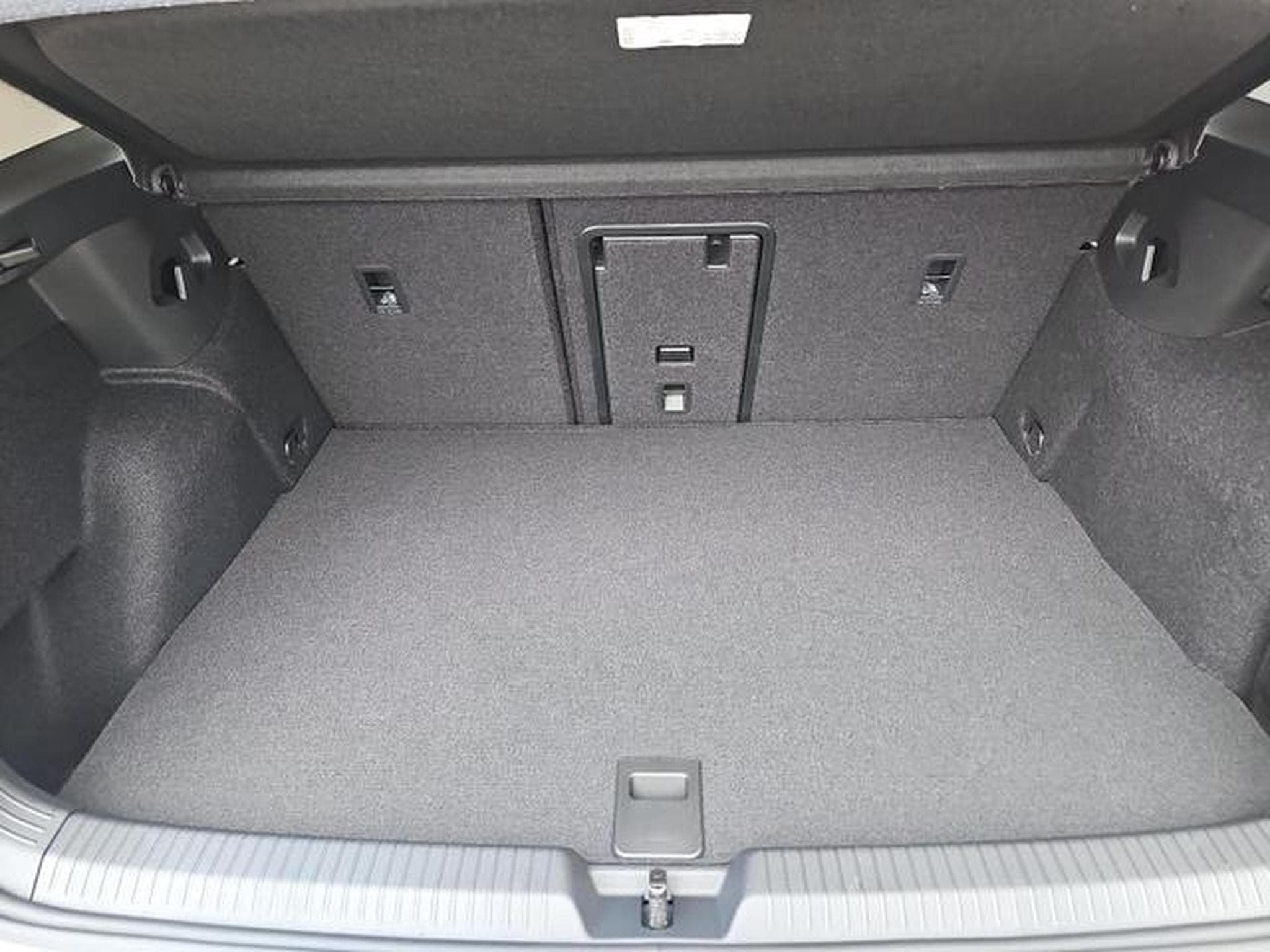 VW Golf 1.5 TSI eHybrid 150 kW Life (2026) - Photo 14