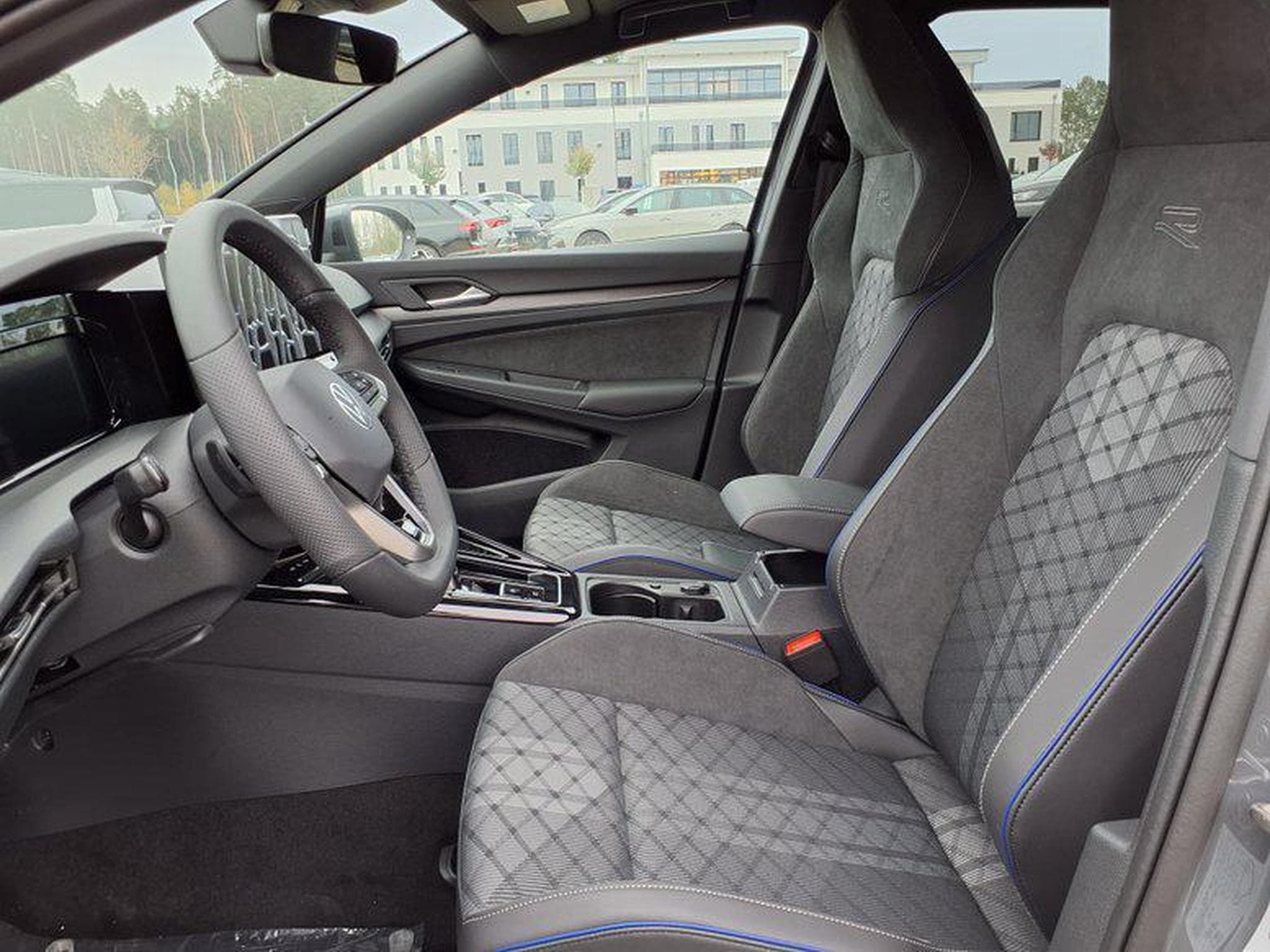 VW Golf R-Line 2.0 TDI 7-Gang-DSG (2026) - Photo 5