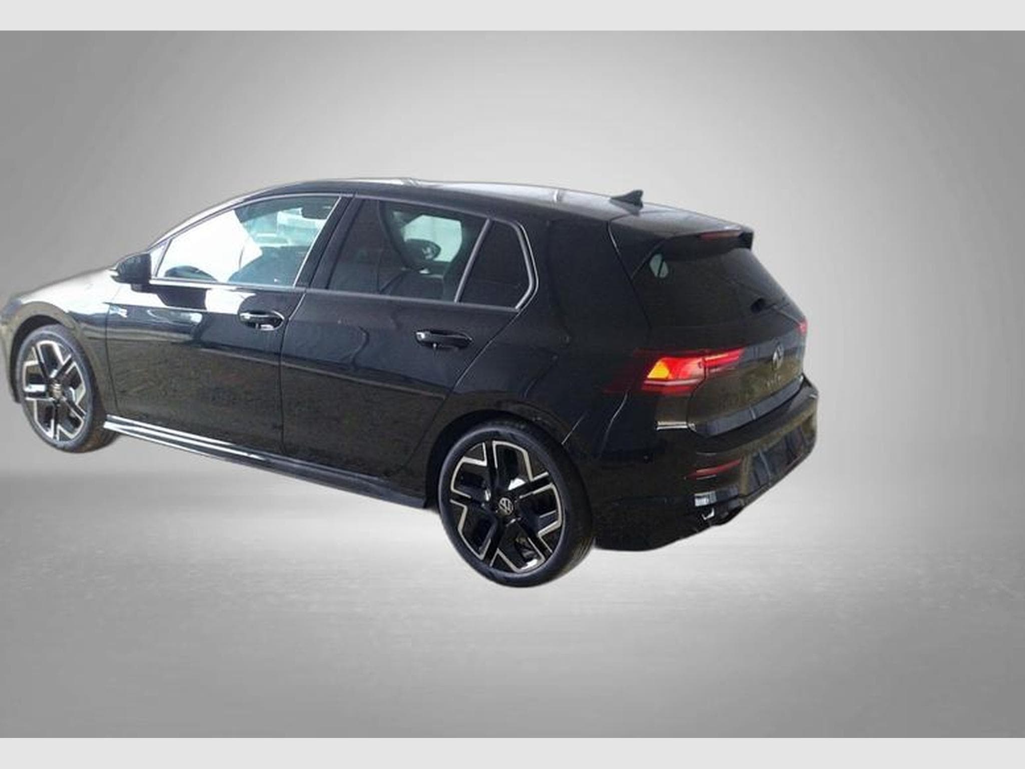 VW Golf R-Line 1.5 eTSI 7-Gang-DSG (2026) - Photo 2