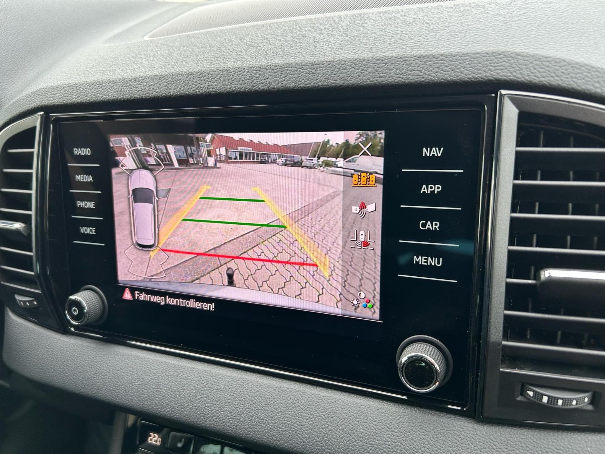 Skoda Karoq Selection (2026) - Photo 12