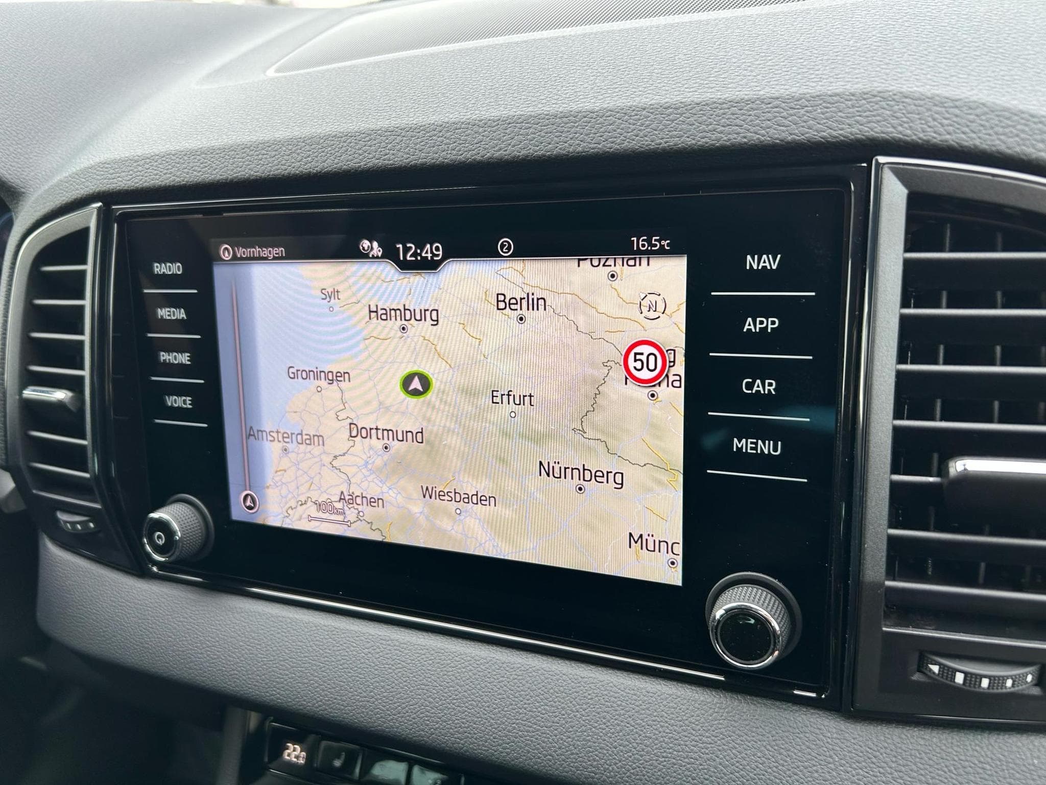 Skoda Karoq Selection (2026) - Photo 14