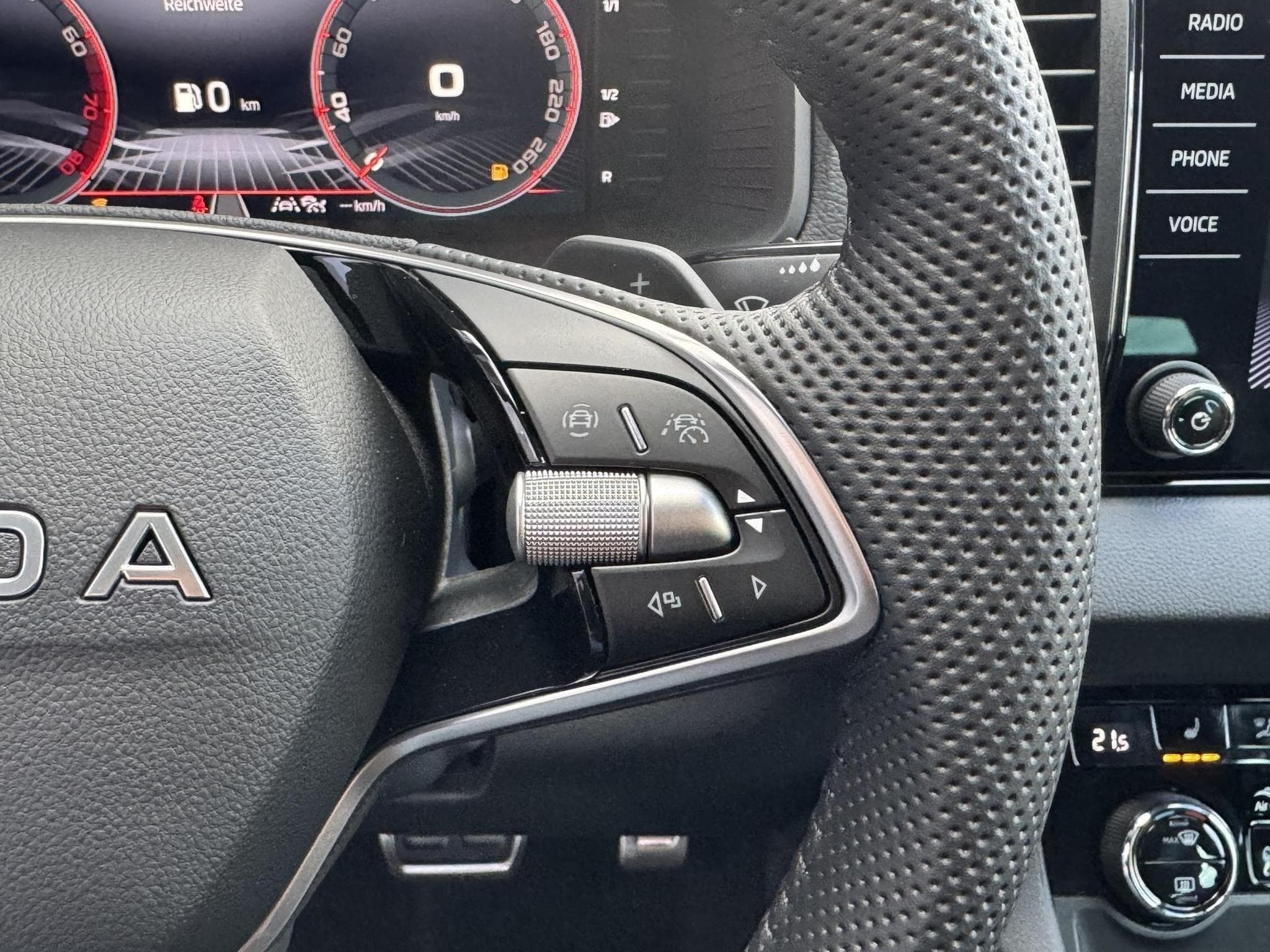 Skoda Karoq Sportline (2026) - Photo 13