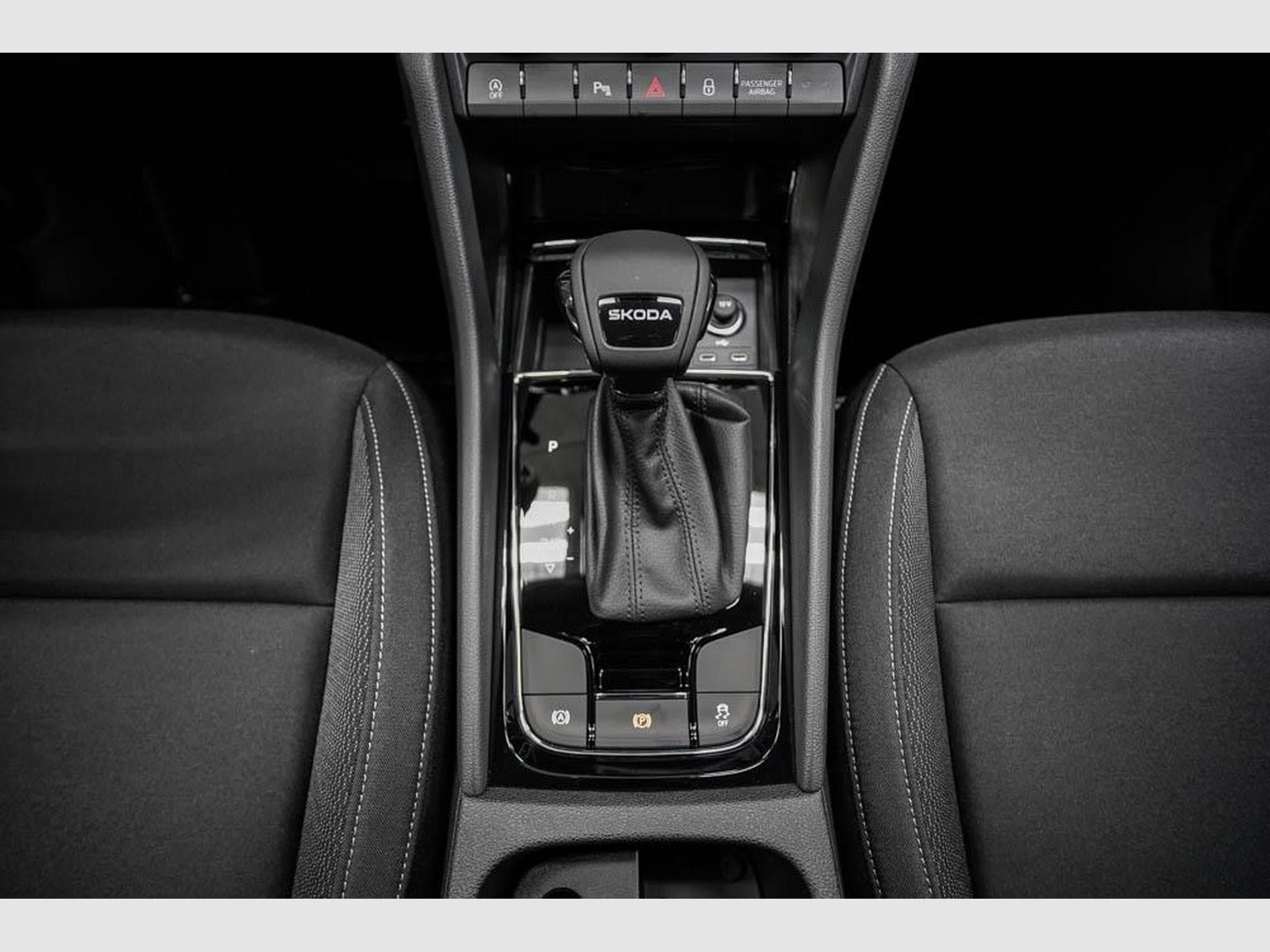 Skoda Karoq 1,5 TSI DSG (2026) - Photo 11