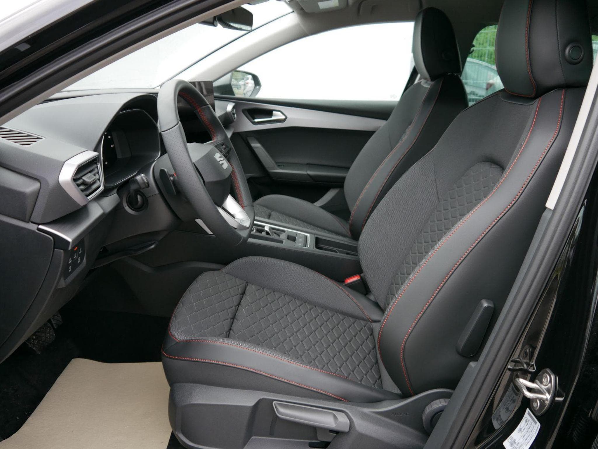 Seat Leon FR 2.0 TDI DSG (2025) - Photo 8