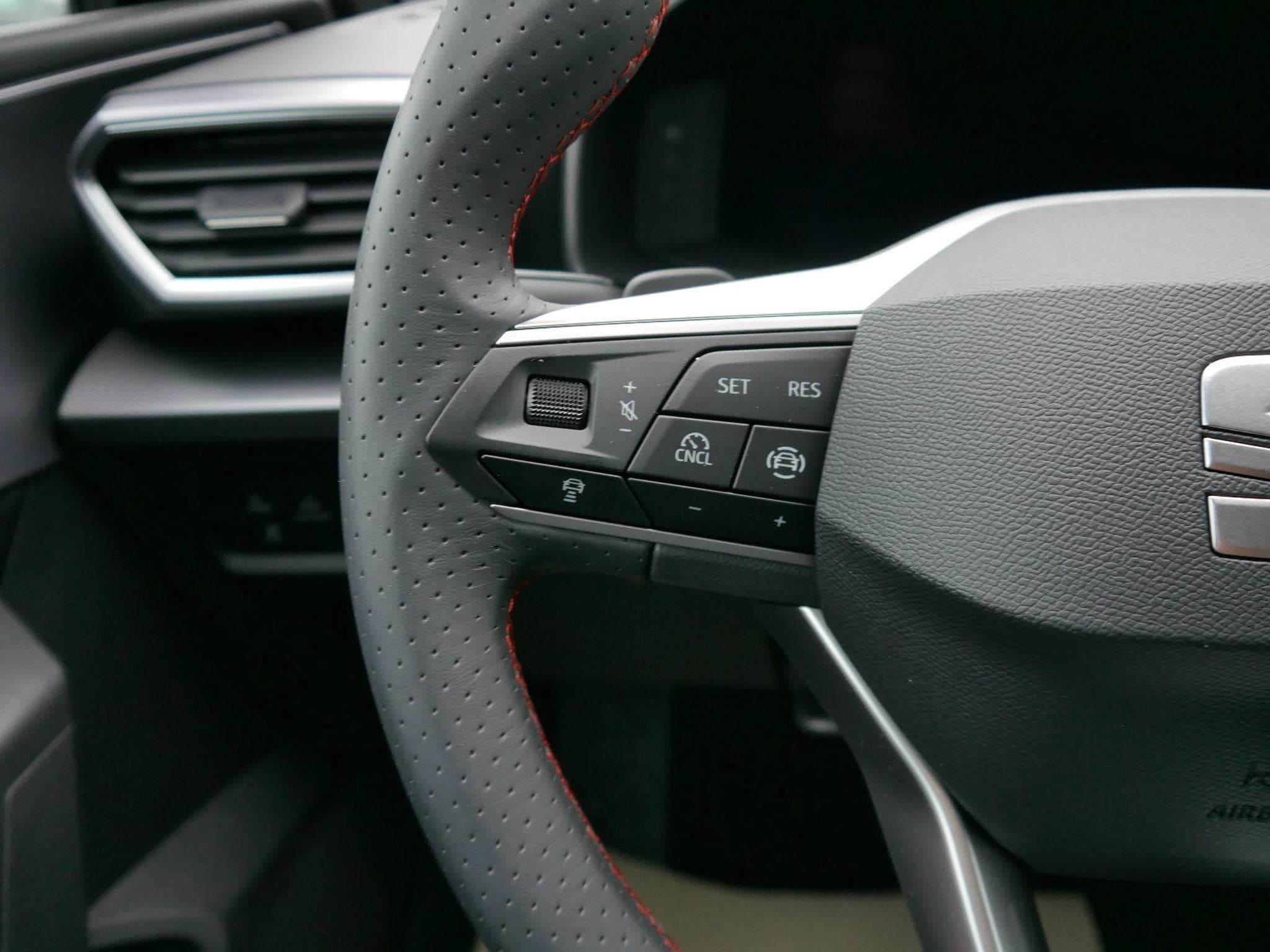 Seat Leon FR 2.0 TDI DSG (2025) - Photo 11