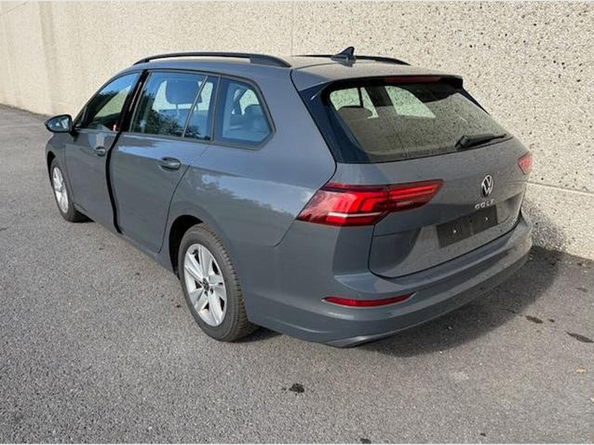 VW Golf Variant LIFE (2025) - Photo 2