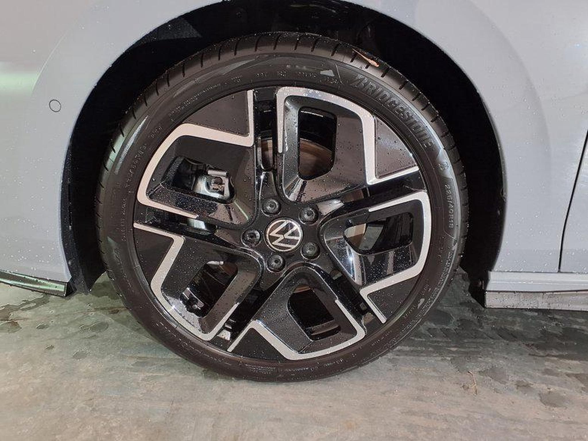 VW Golf Variant R-Line 2.0 TDI 7-Gang-DSG (2026) - Photo 9