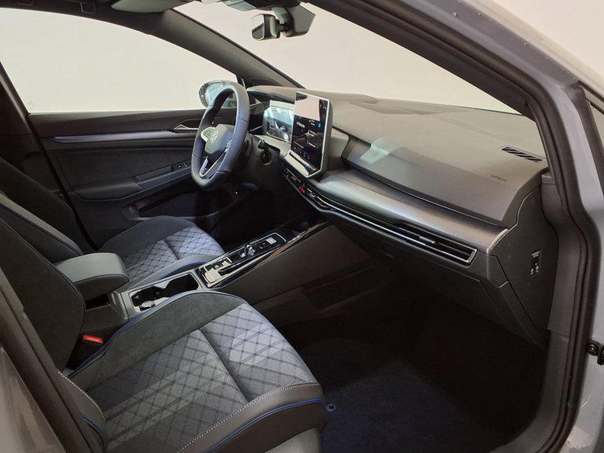 VW Golf Variant R-Line 2.0 TDI 7-Gang-DSG (2026) - Photo 10