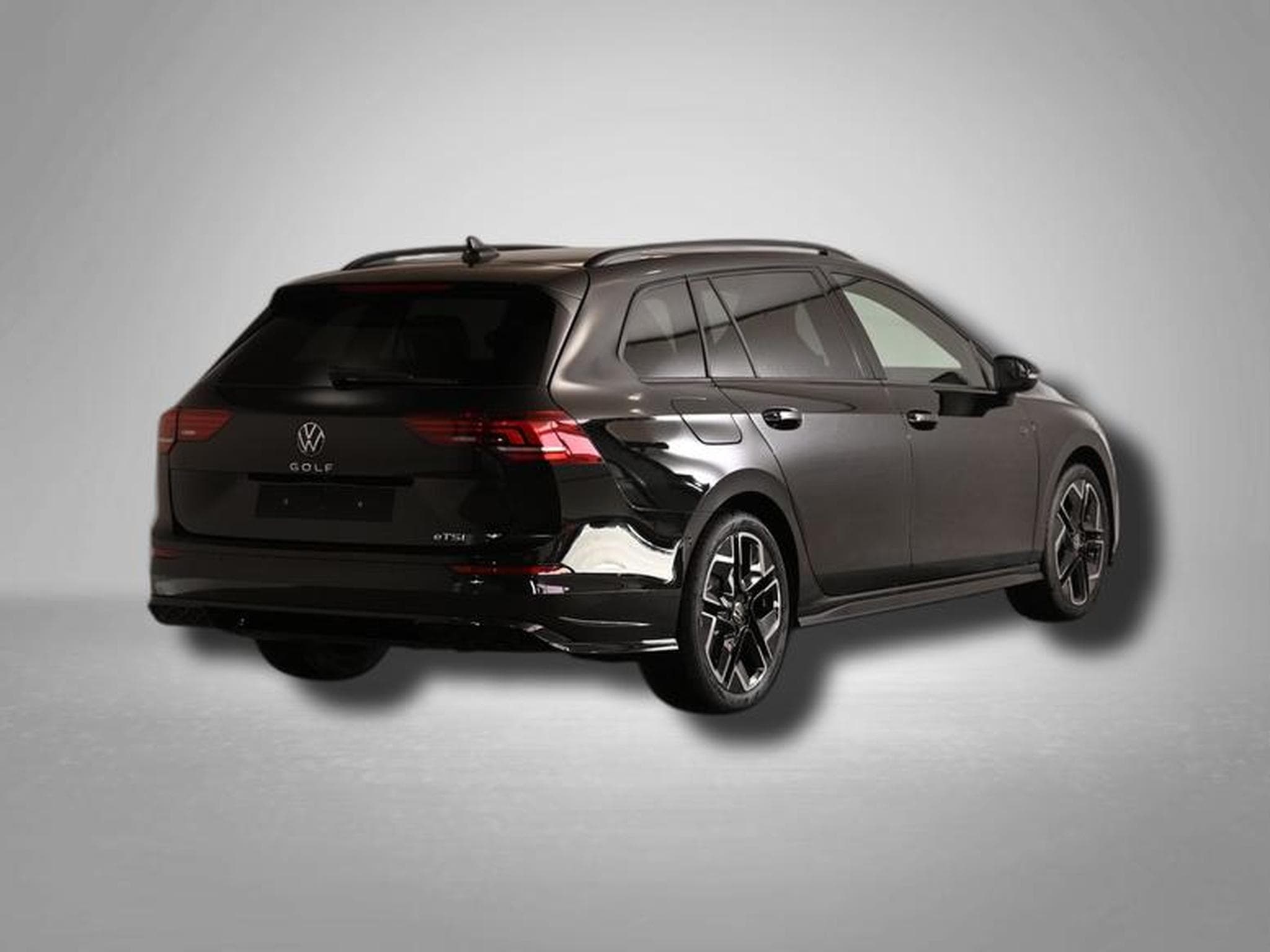 VW Golf Variant R-Line 1.5 eTSI 7-Gang-DSG (2026) - Photo 5