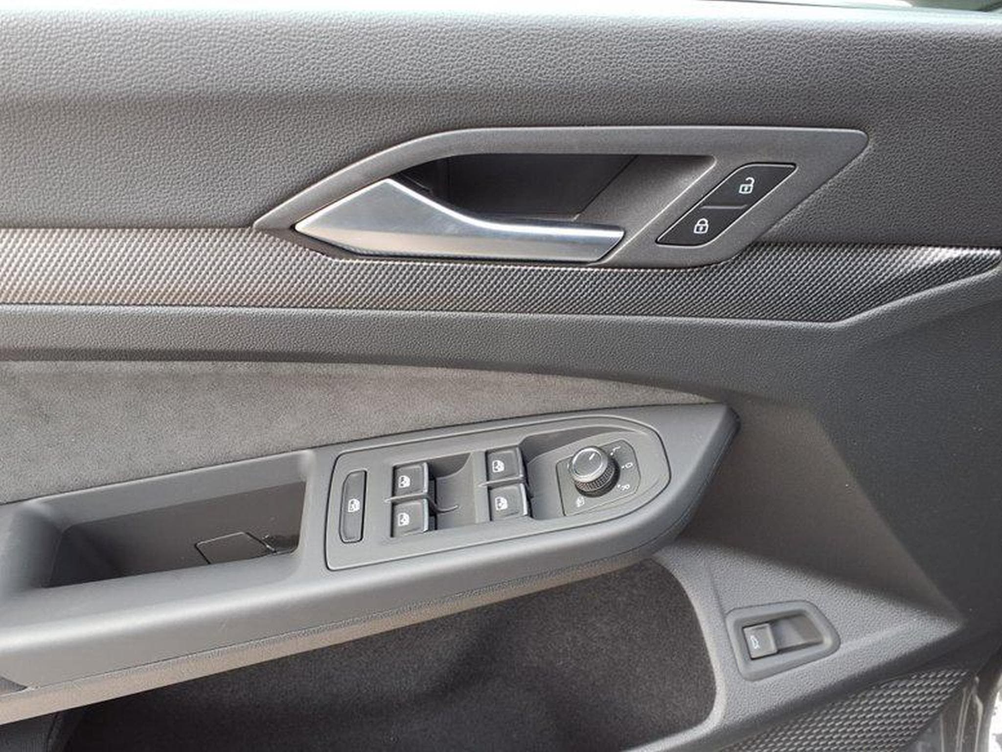 VW Golf Variant R-Line 1.5 eTSI 7-Gang-DSG (2026) - Photo 5