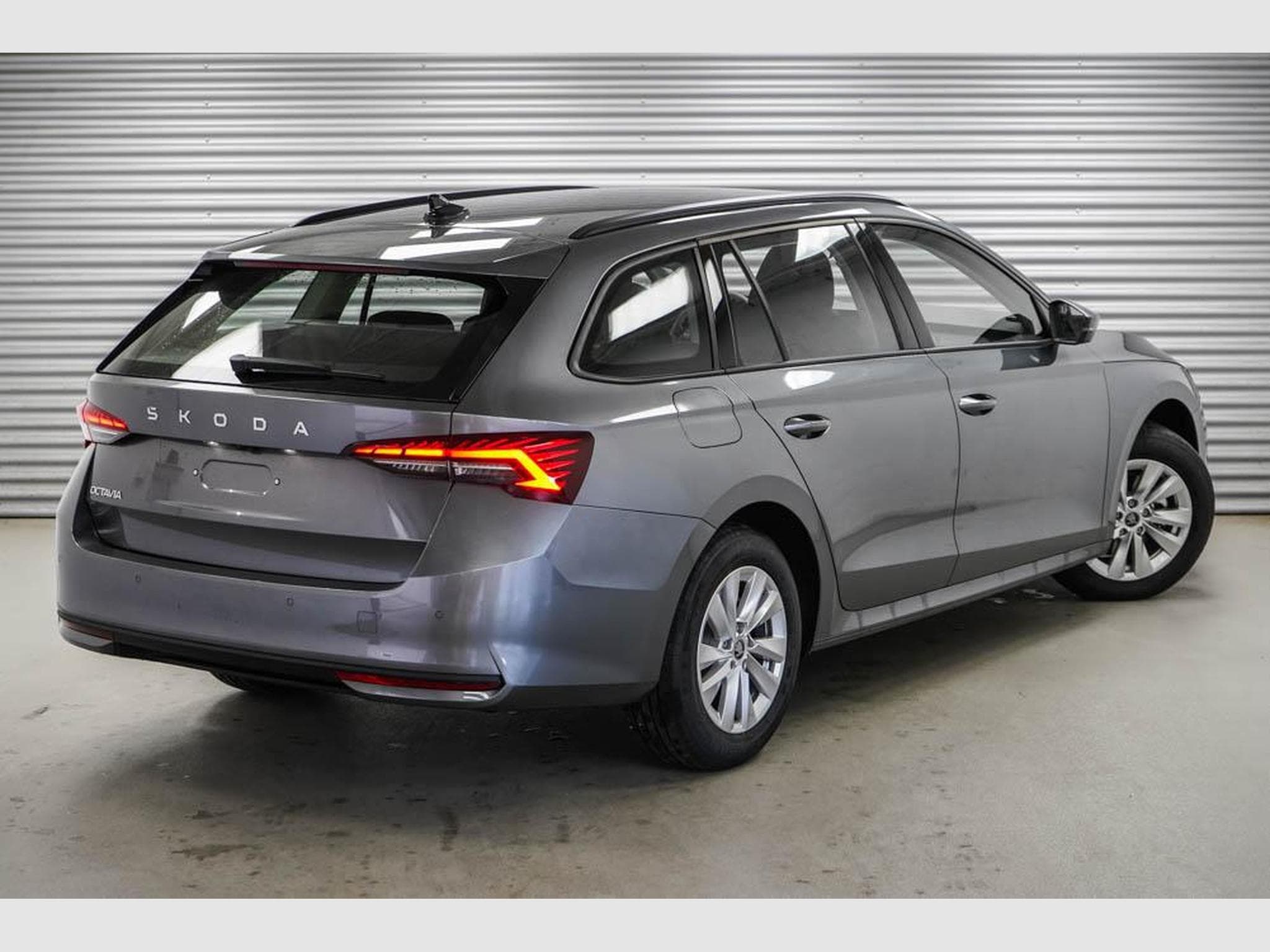 Skoda Octavia Kombi 2,0 TDI (2026) - Photo 3