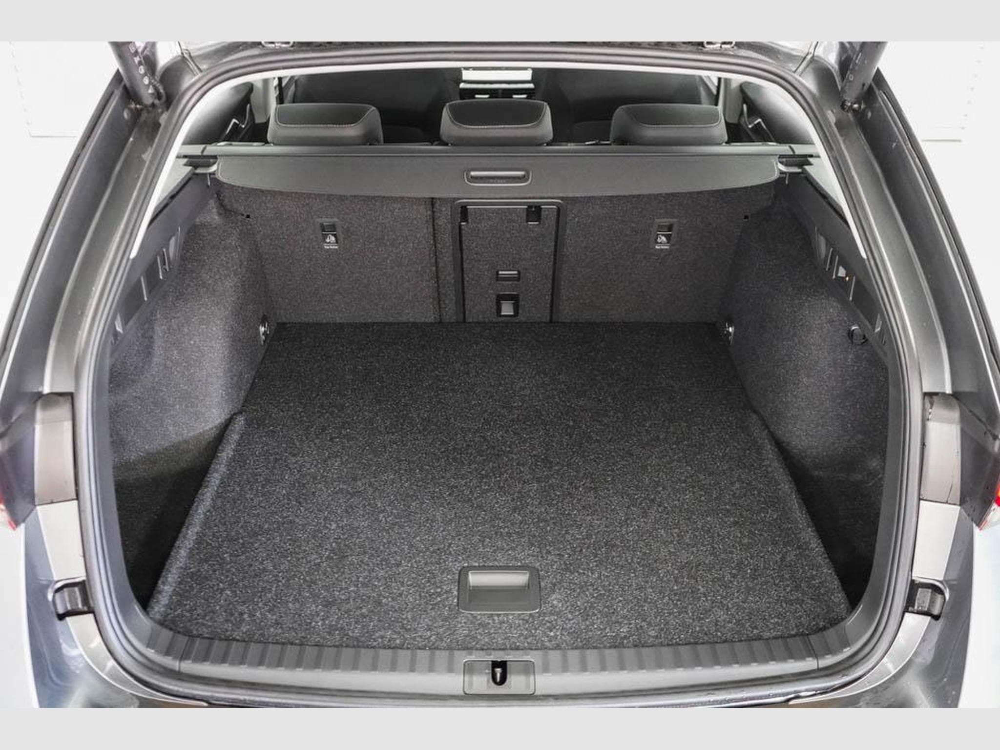 Skoda Octavia Kombi 2,0 TDI (2026) - Photo 18