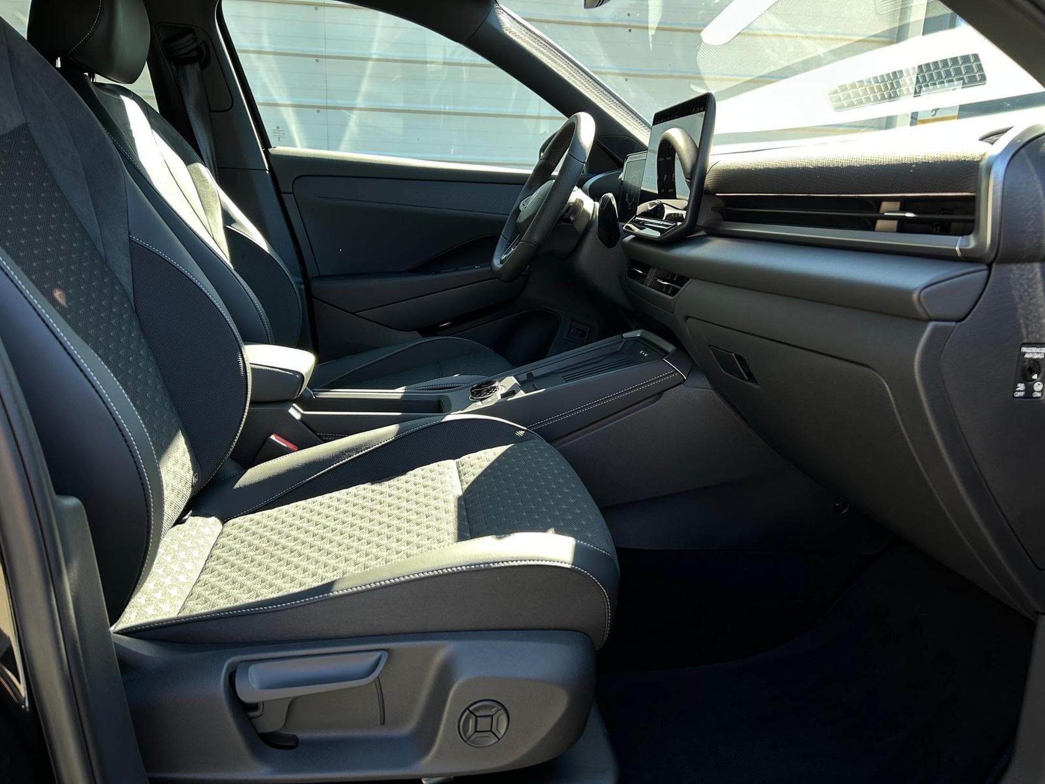 VW T-Roc R-Line (2026) - Photo 11
