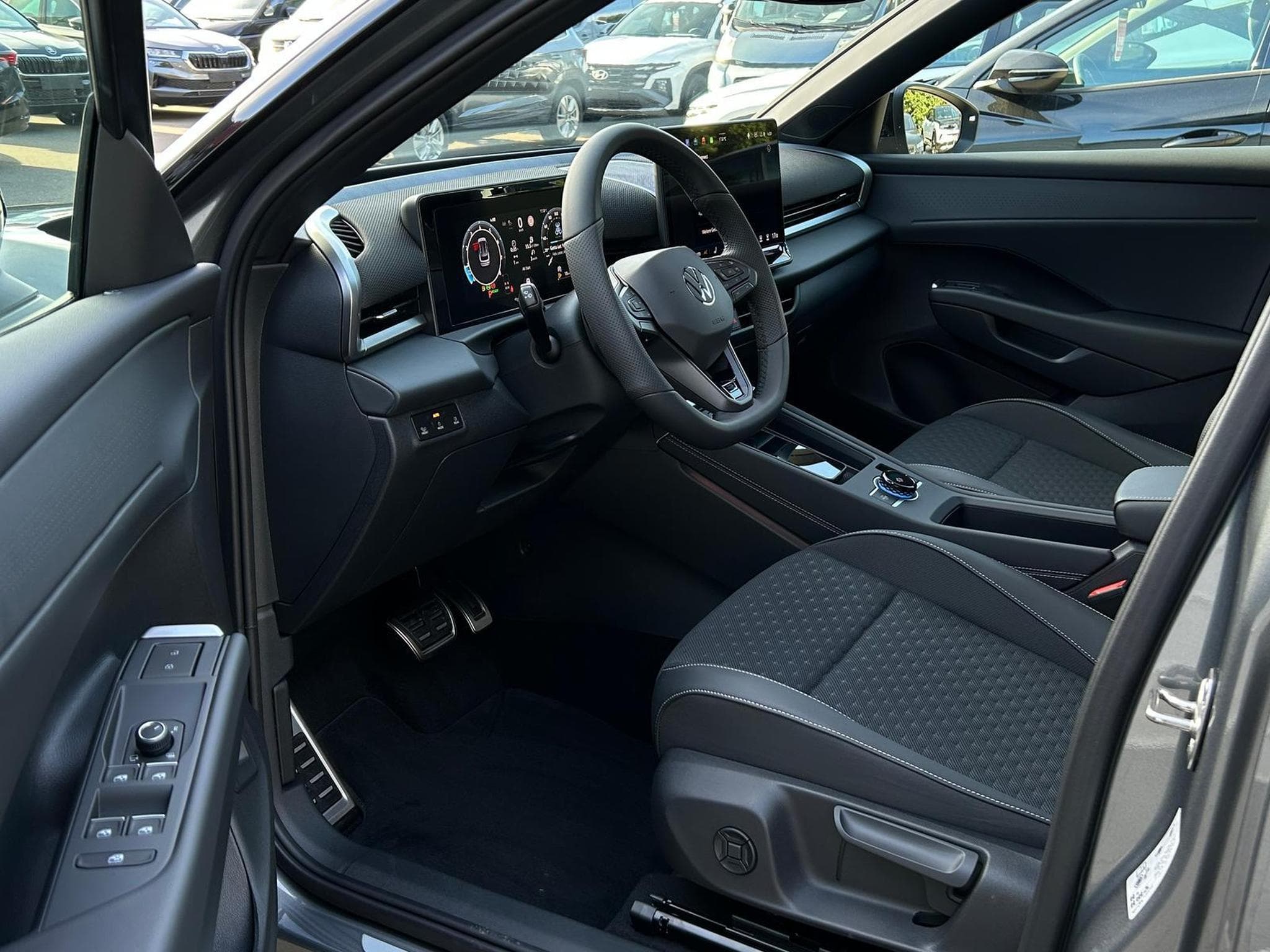 VW T-Roc R-Line (2026) - Photo 6
