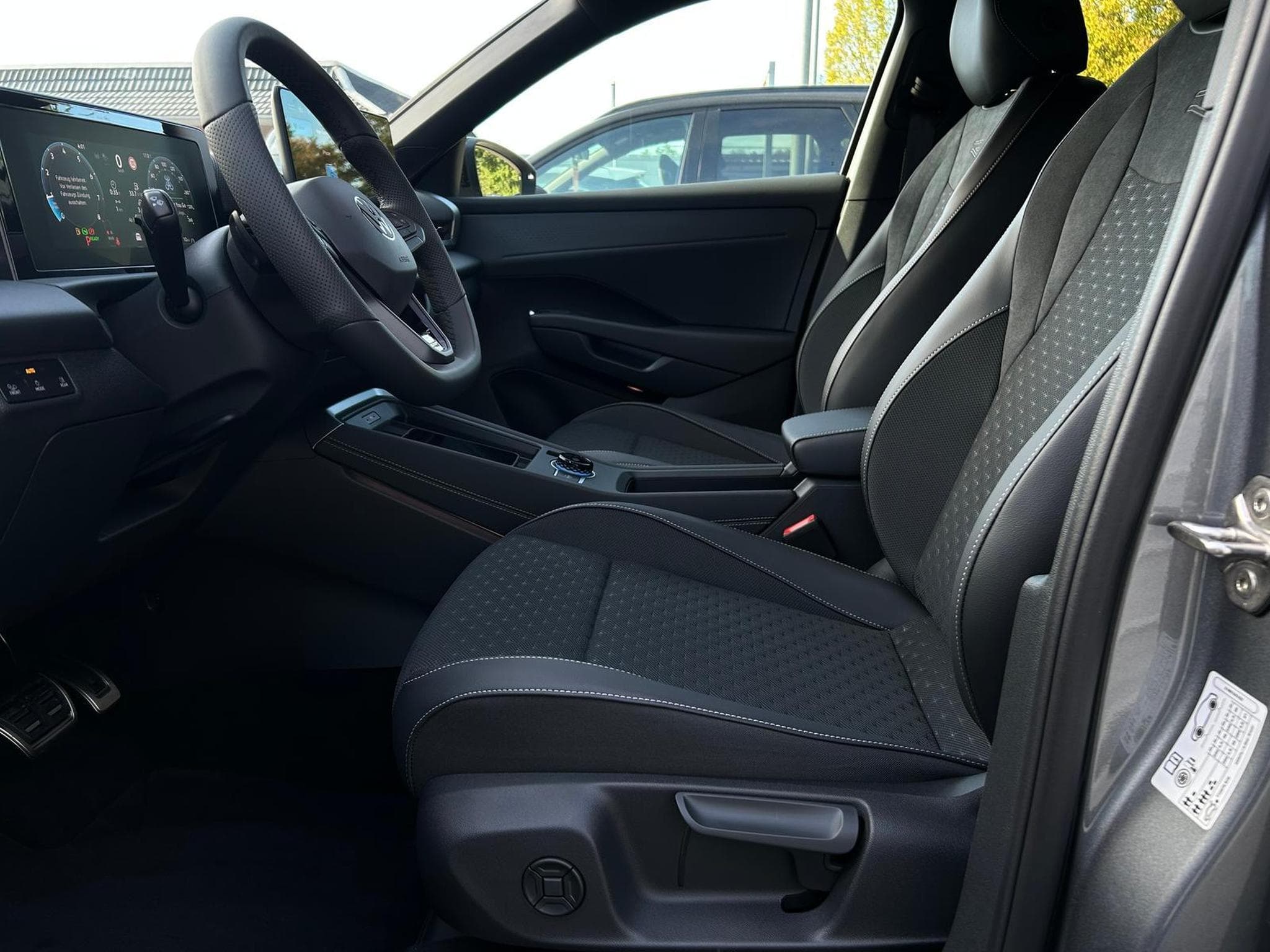 VW T-Roc R-Line (2026) - Photo 7