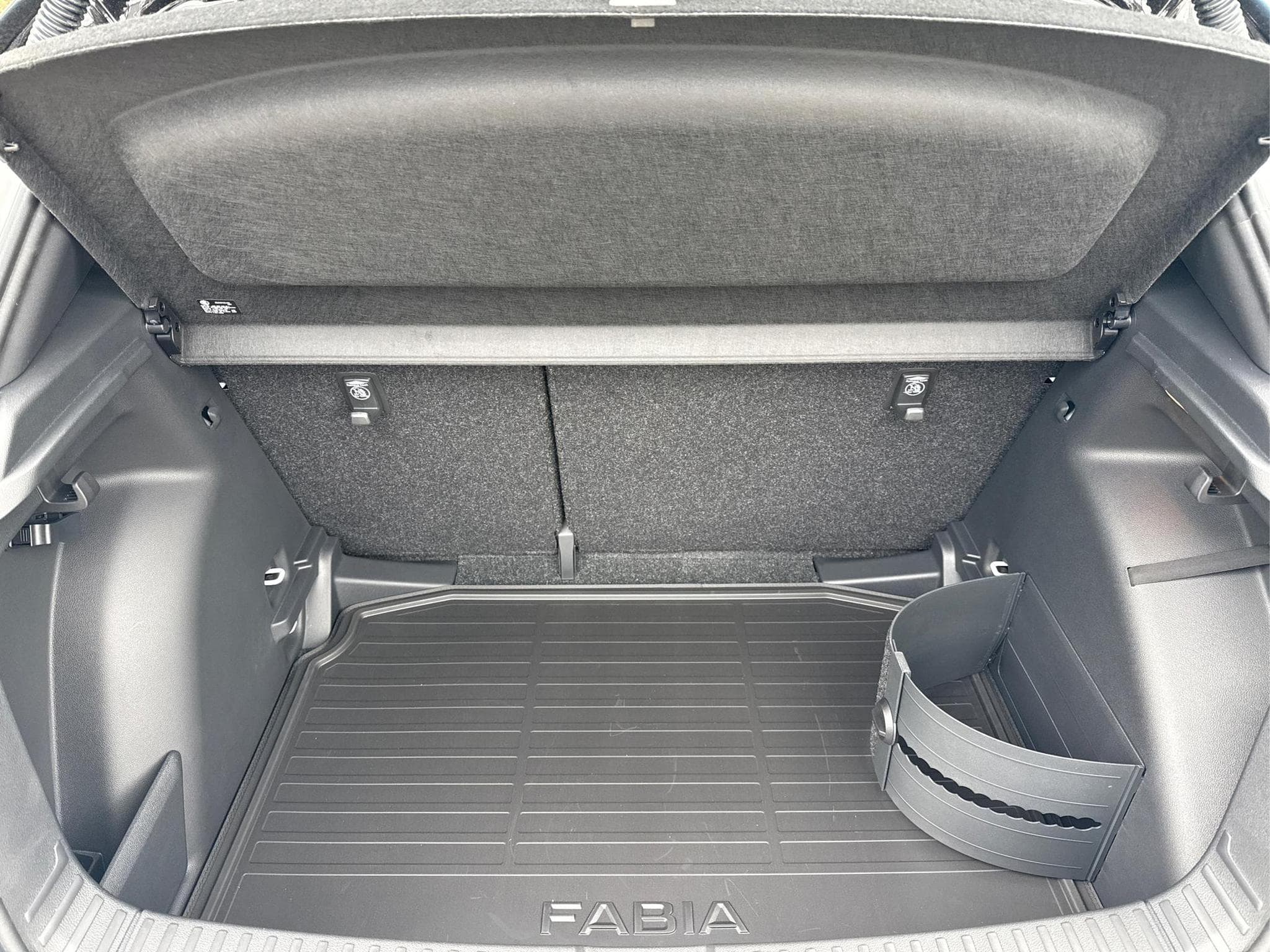 Skoda Fabia Monte Carlo 1.0 (2026) - Photo 8