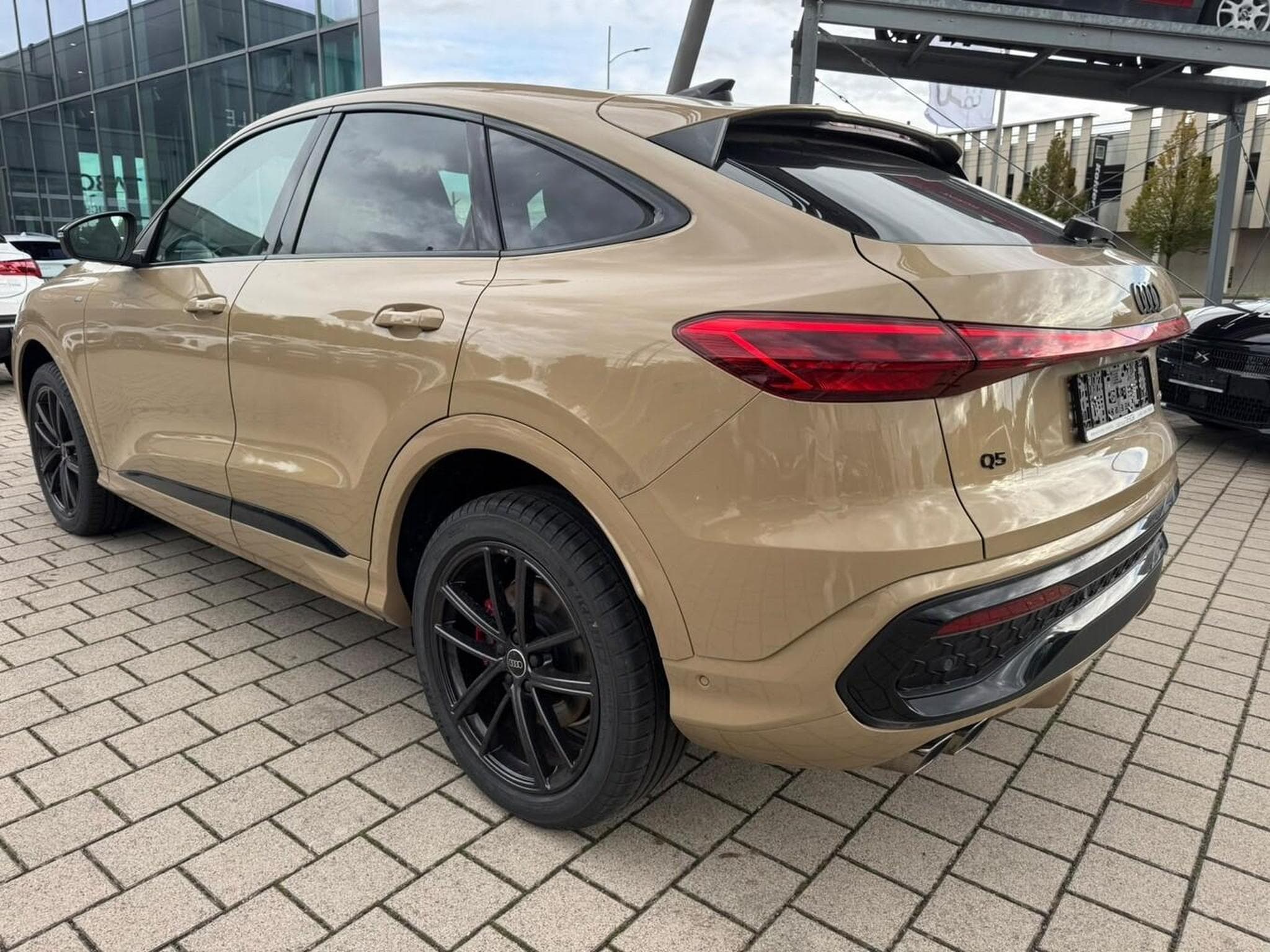 Audi Q5 S line (2025) - Photo 4