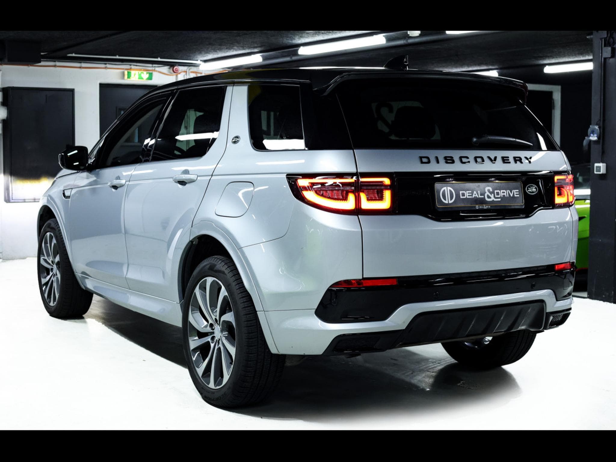 Land-Rover Discovery Sport HSE P300E PHEV AWD PACK R-DYNAMIC (2022) - Photo 6