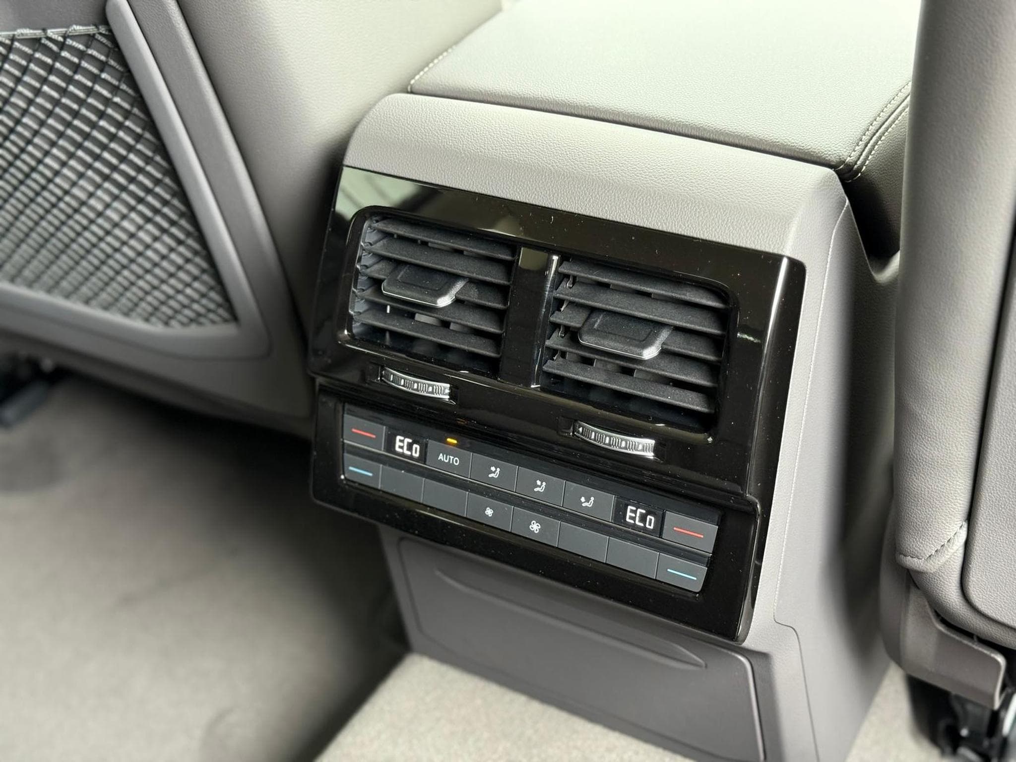 VW Touareg Elegance (2026) - Foto 15