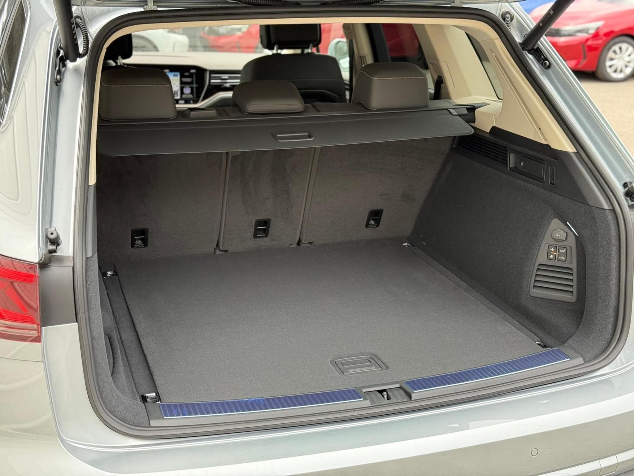 VW Touareg Elegance (2026) - Foto 18