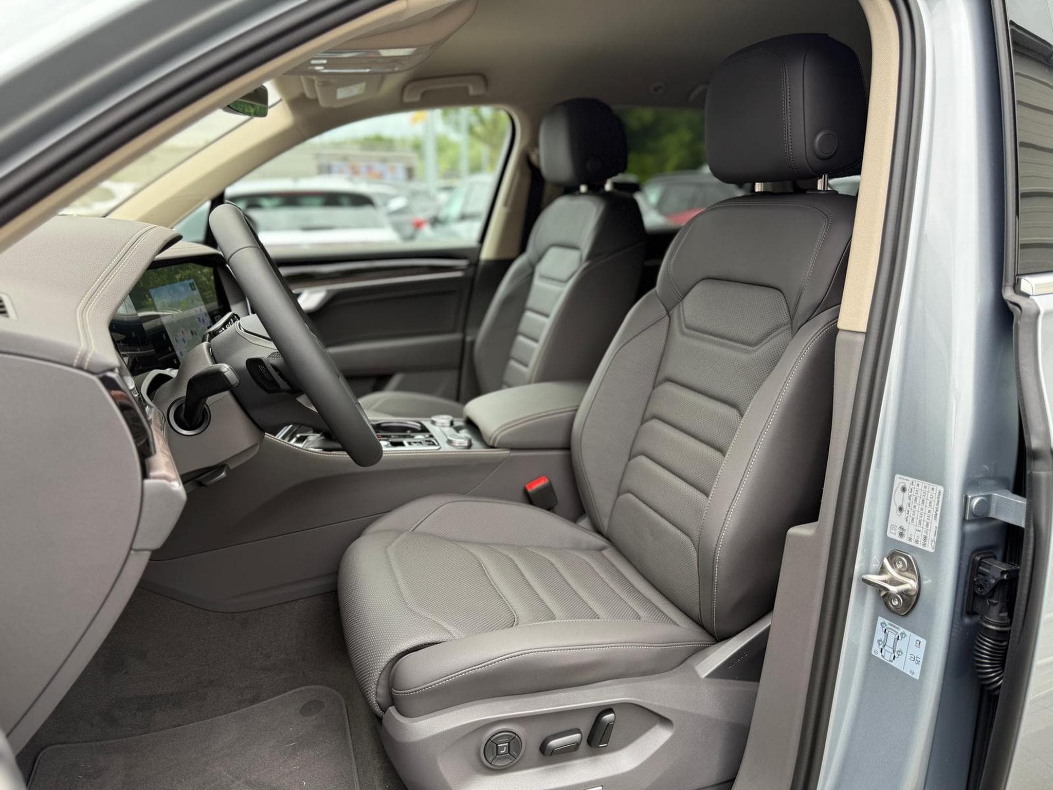 VW Touareg Elegance (2026) - Foto 8