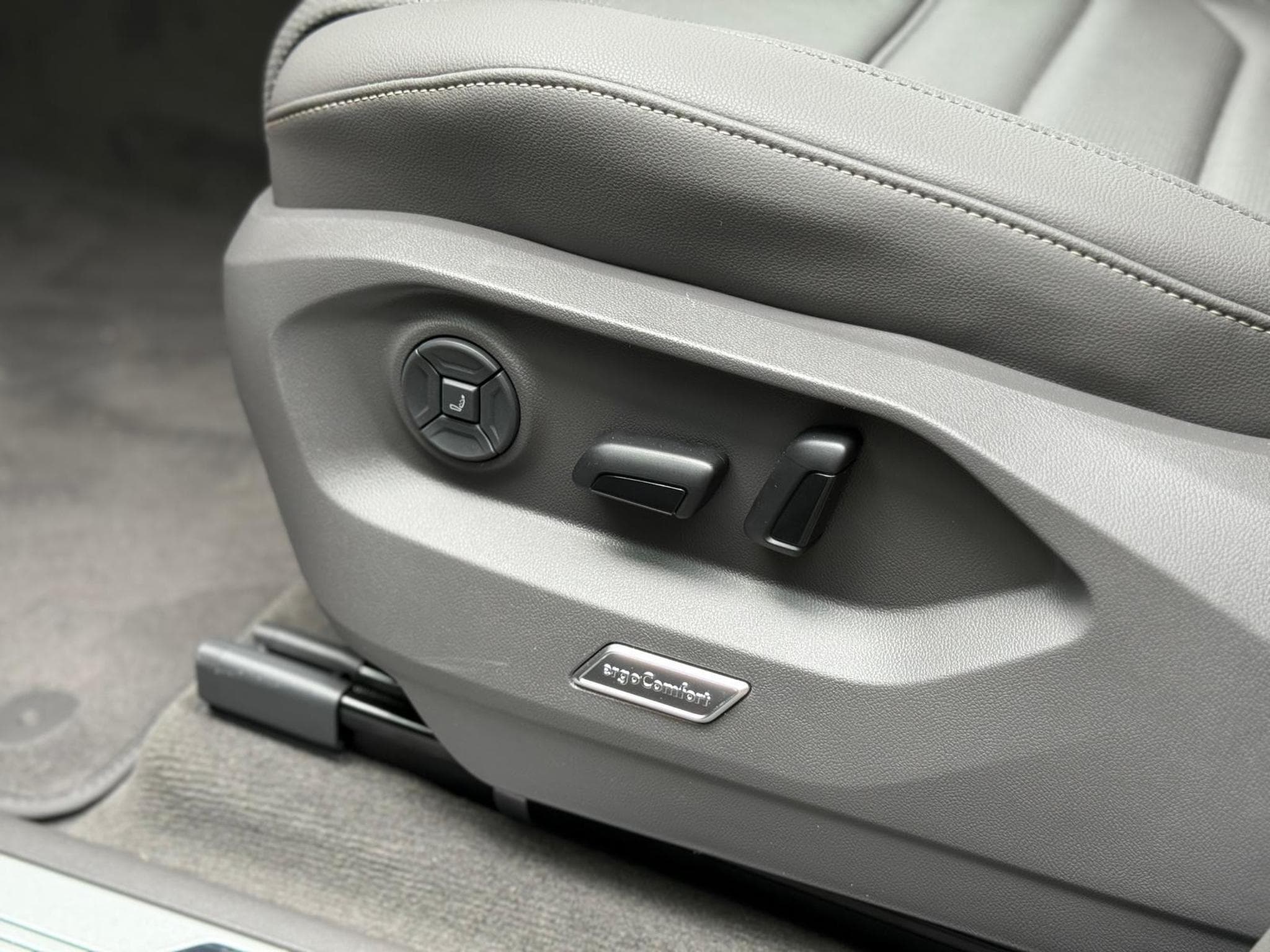 VW Touareg Elegance (2026) - Foto 9