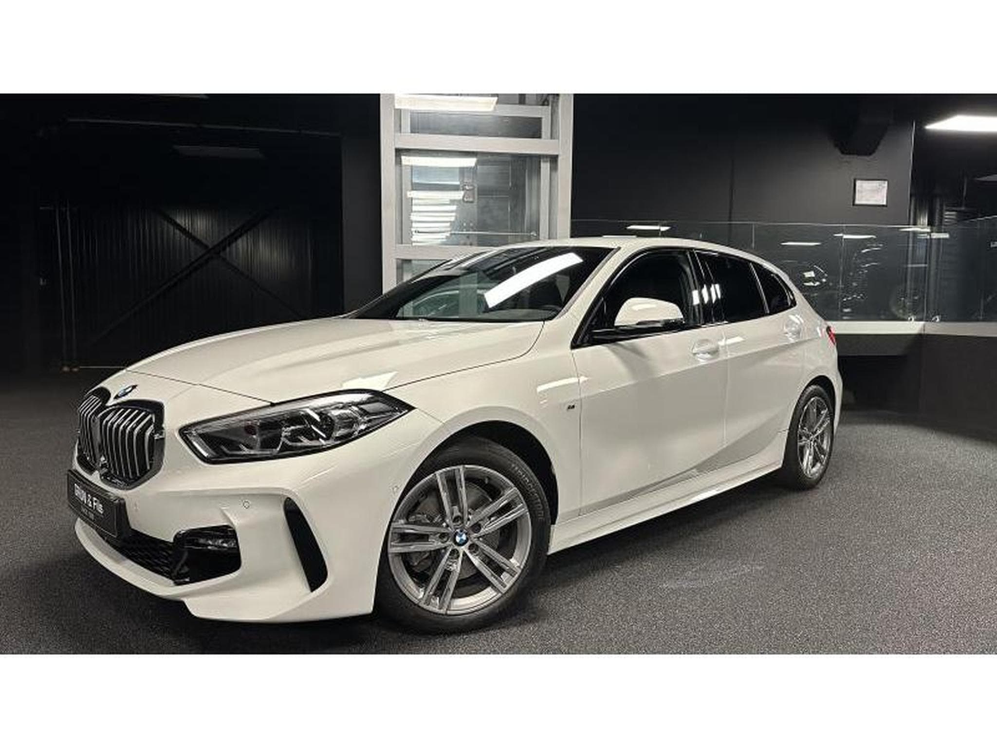 BMW 118 M-Sport (2022) - Photo 4