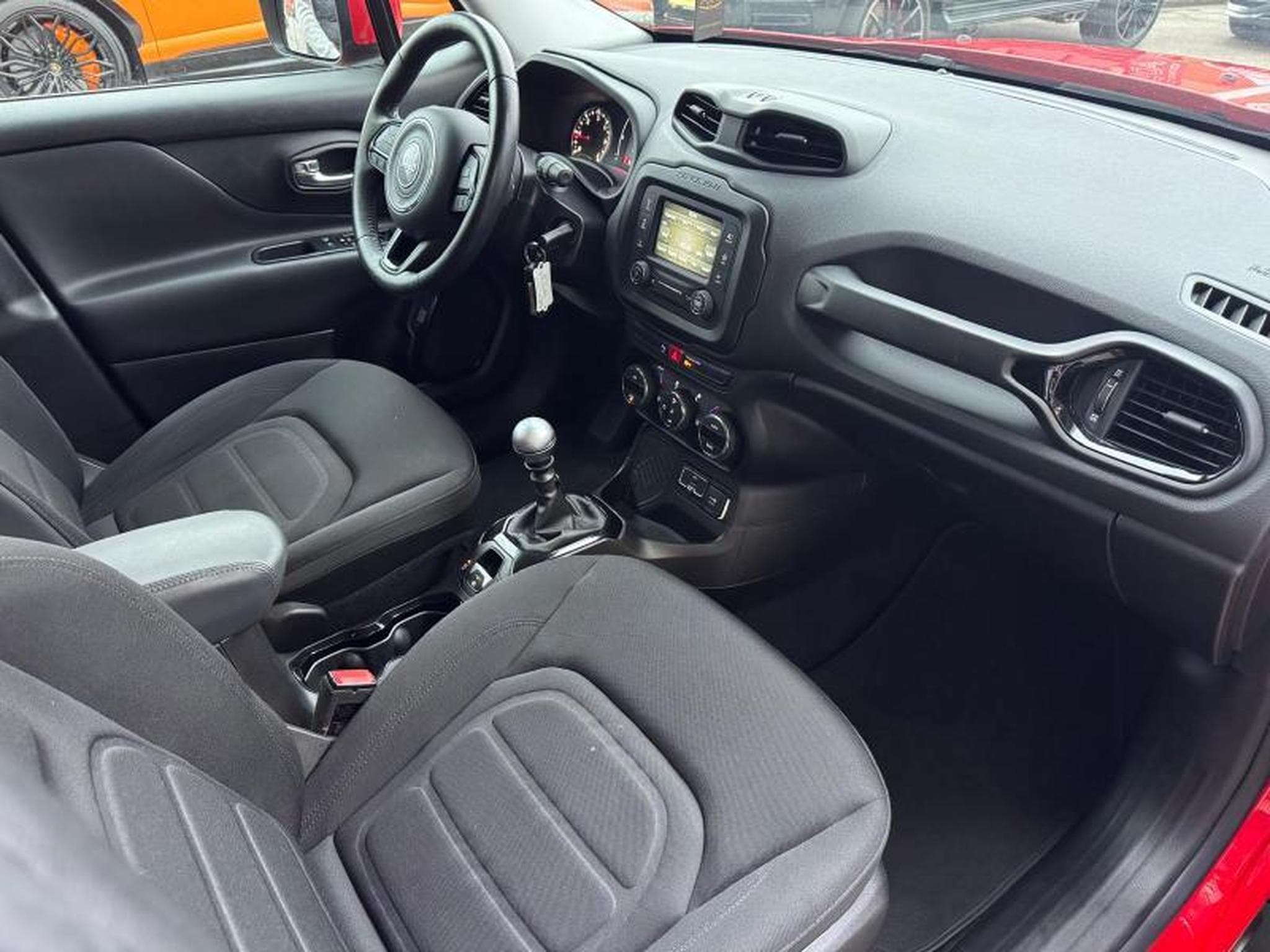 Jeep Renegade Night Eagle/Attelage/GPS (2017) - Photo 12
